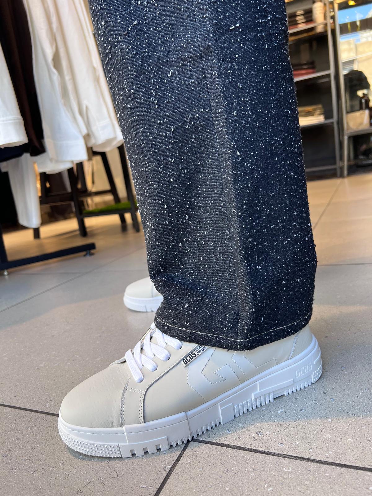 GCDS - סניקרס GC251MF04-160 SAND BEIGE