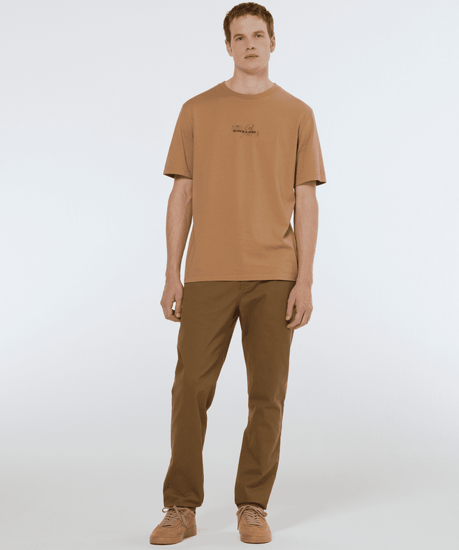 סקוץ' אנד סודה - חולצה טי שרוול קצר בצבע כאמל 179945 260 SP25