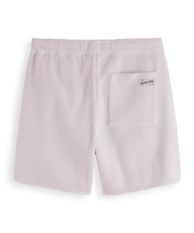 סקוץ’ אנד סודה – מכנס ברמודה וופל 169860 100 SP25 בצבע לבן