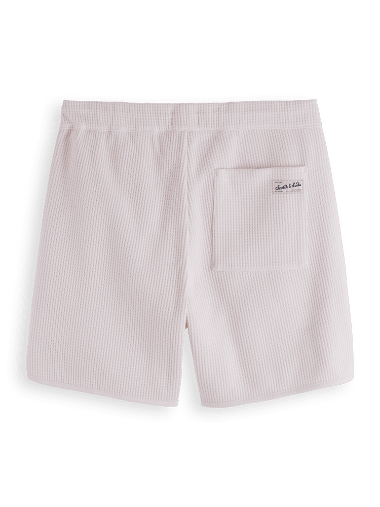 סקוץ’ אנד סודה – מכנס ברמודה וופל 169860 100 SP25 בצבע לבן