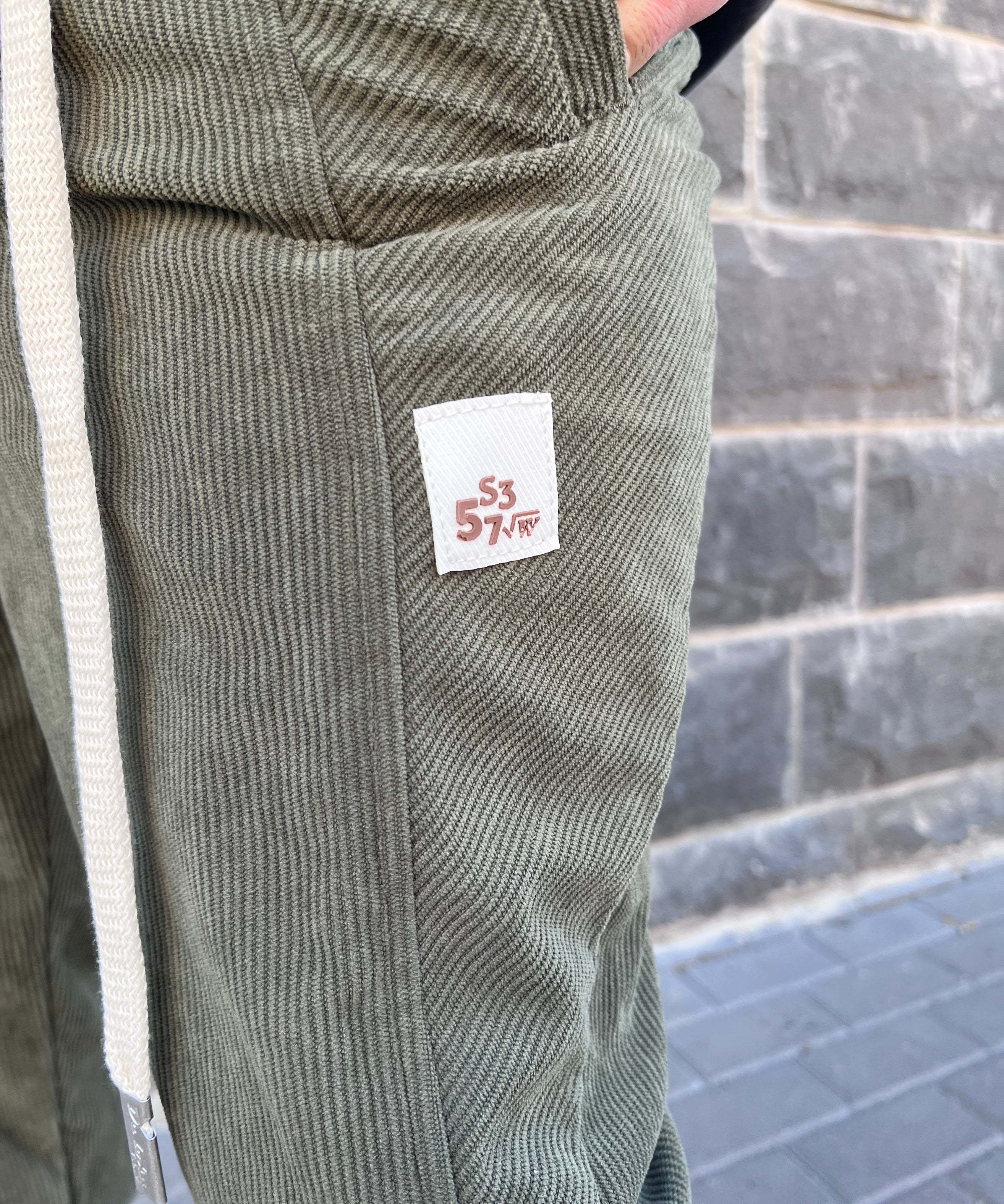 דה לוקה - מכנס קורדורוי בצבע ירוק 7093 02