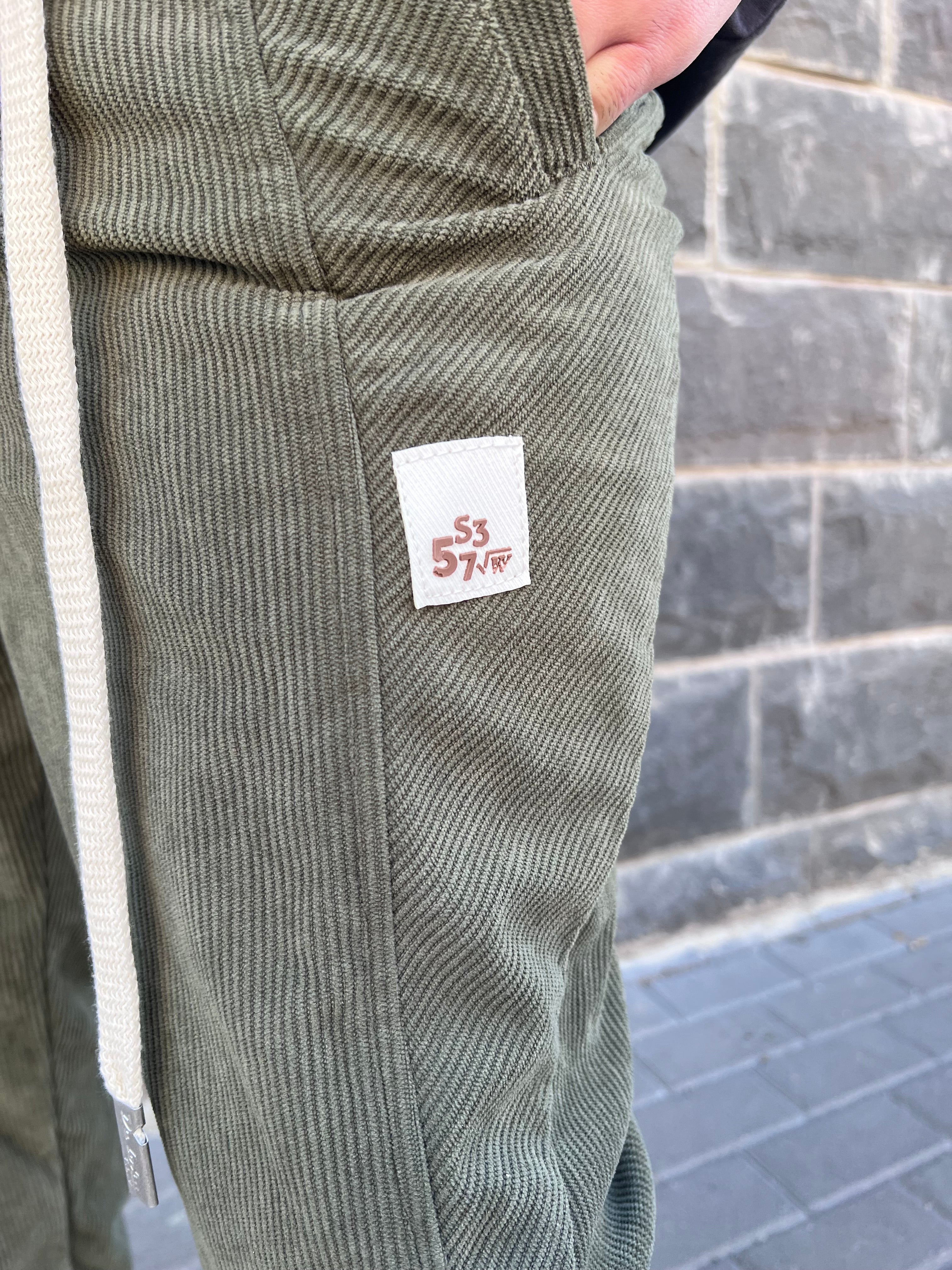 דה לוקה - מכנס קורדורוי בצבע ירוק 7093 02