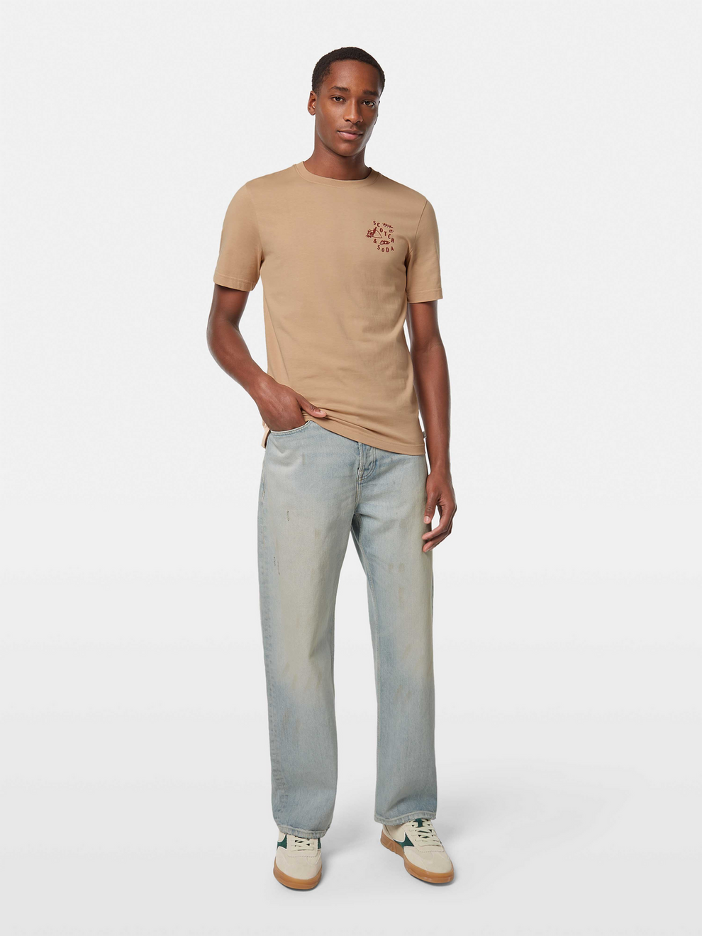 סקוץ' אנד סודה - חולצה טי שרוול קצר בצבע שמנת 180047 230 SU25