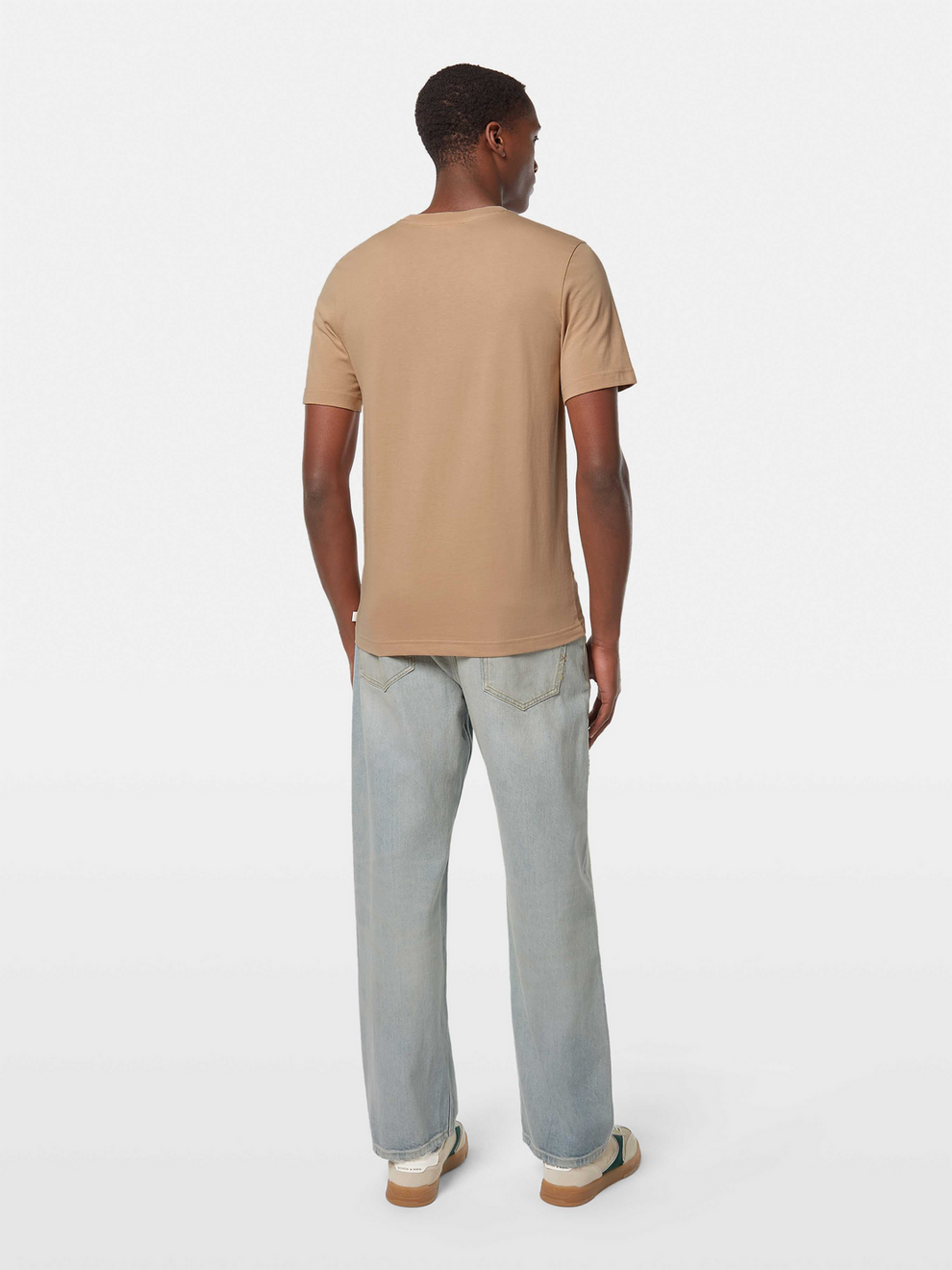 סקוץ' אנד סודה - חולצה טי שרוול קצר בצבע שמנת 180047 230 SU25