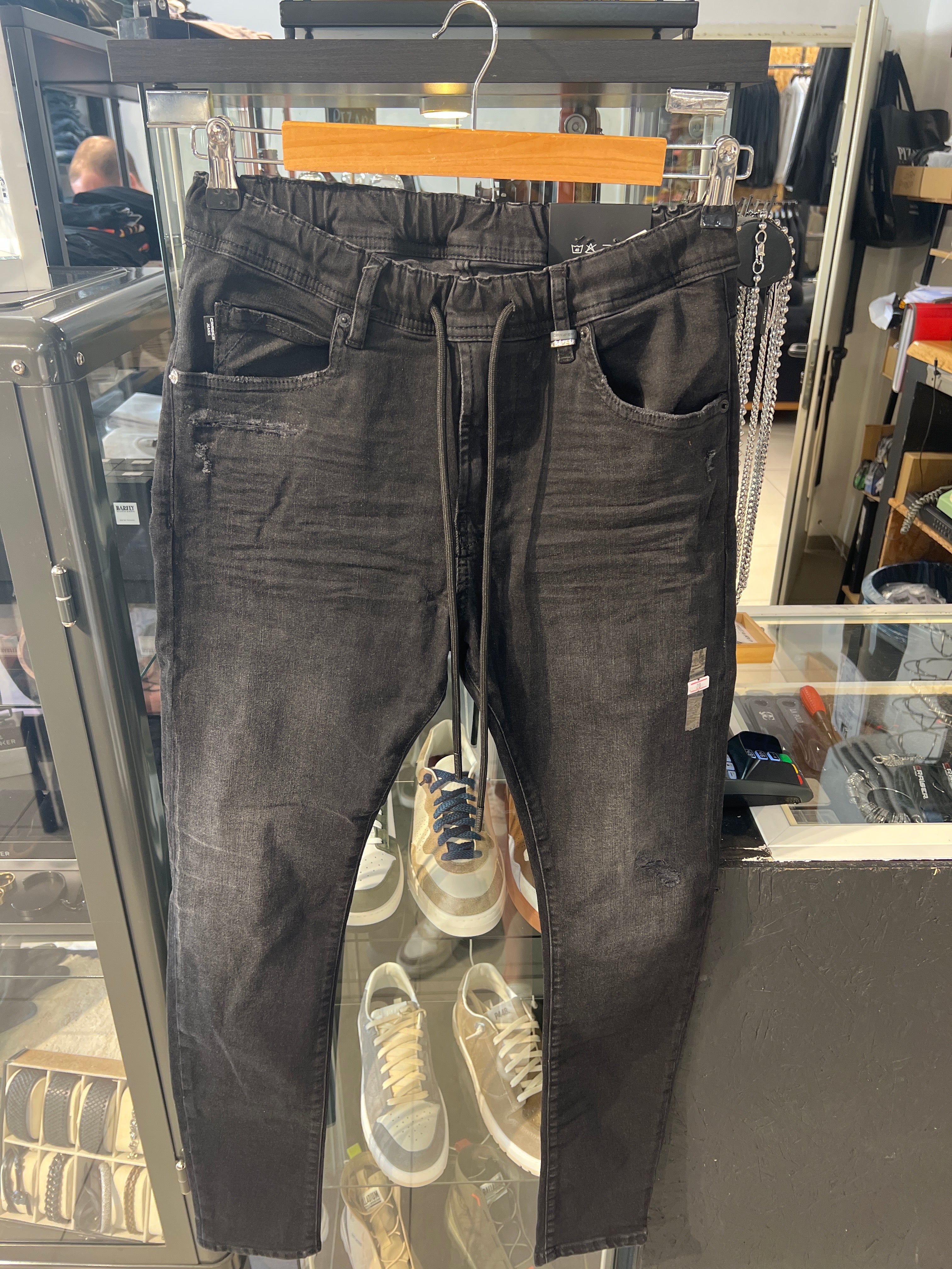 NIR 24S18 קרייזר - מכנס ג׳וגר ג׳ינס בצבע שחור