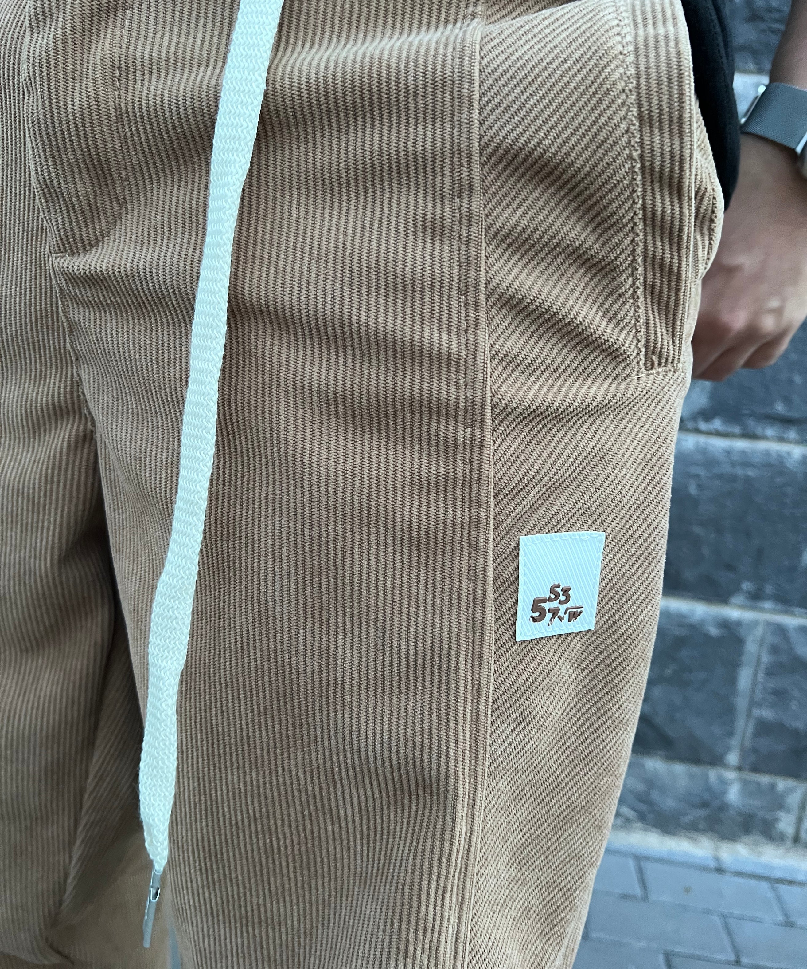 דה לוקה - מכנס קורדורוי בצבע חום 7093 04