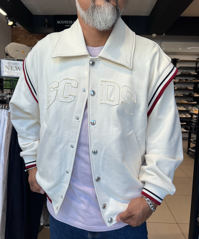 GCDS - ג'קט  Collared Jersey Logo Bomber בצבע שמנת A20M0901JA4