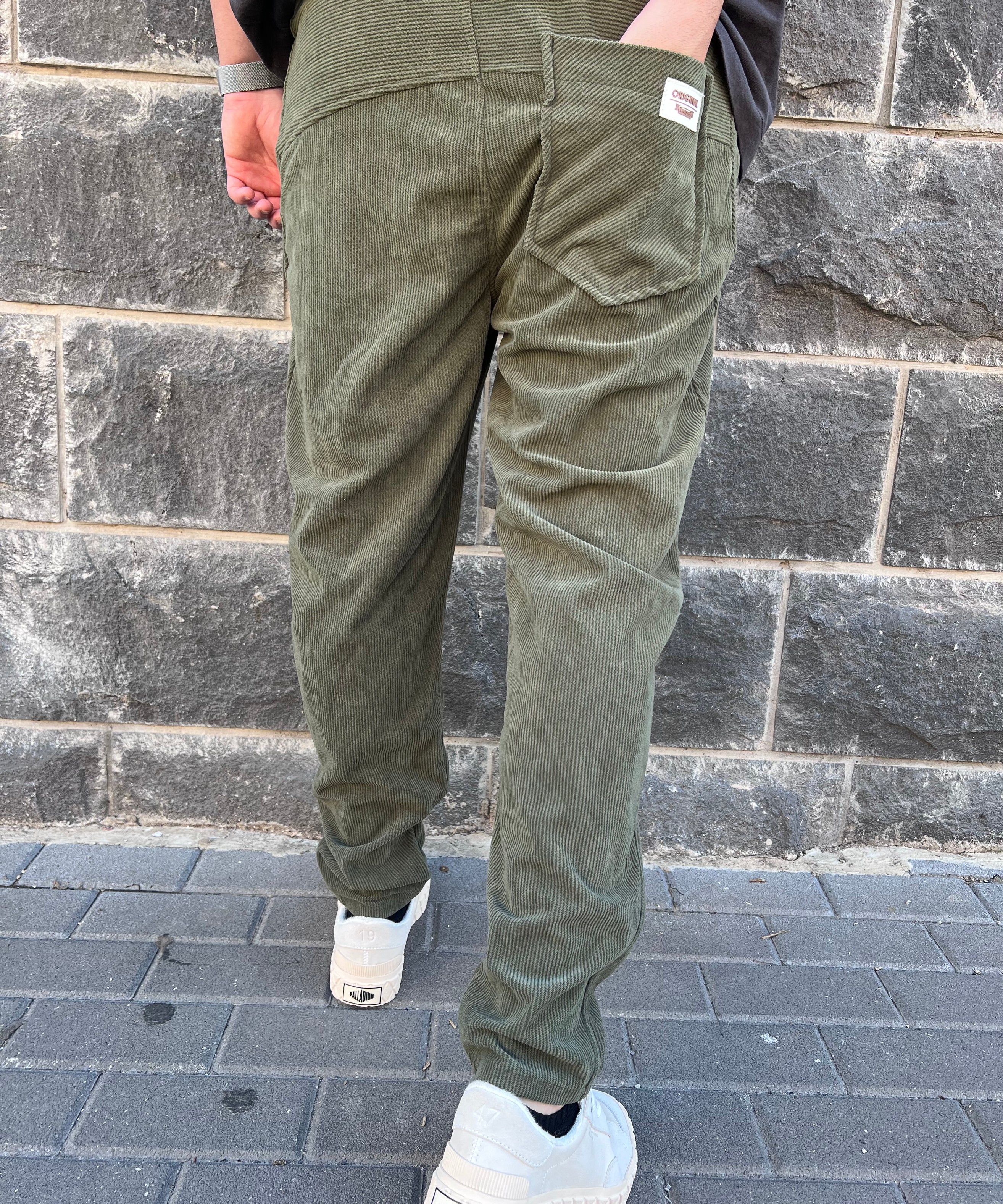 דה לוקה - מכנס קורדורוי בצבע ירוק 7093 02