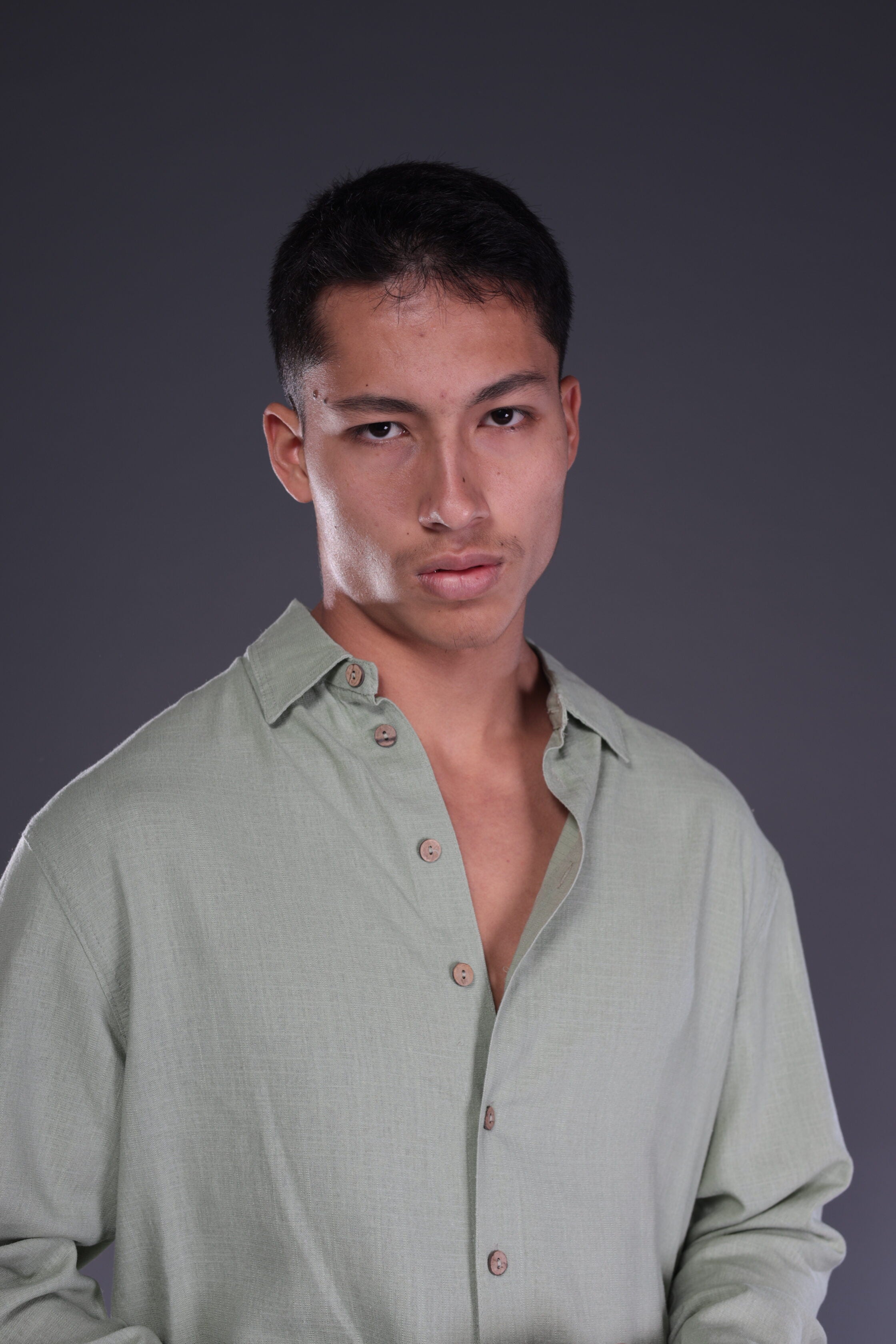 פיל רוג - מכופתרת פשתן בצבע ירוק פיסטוק 1012 21