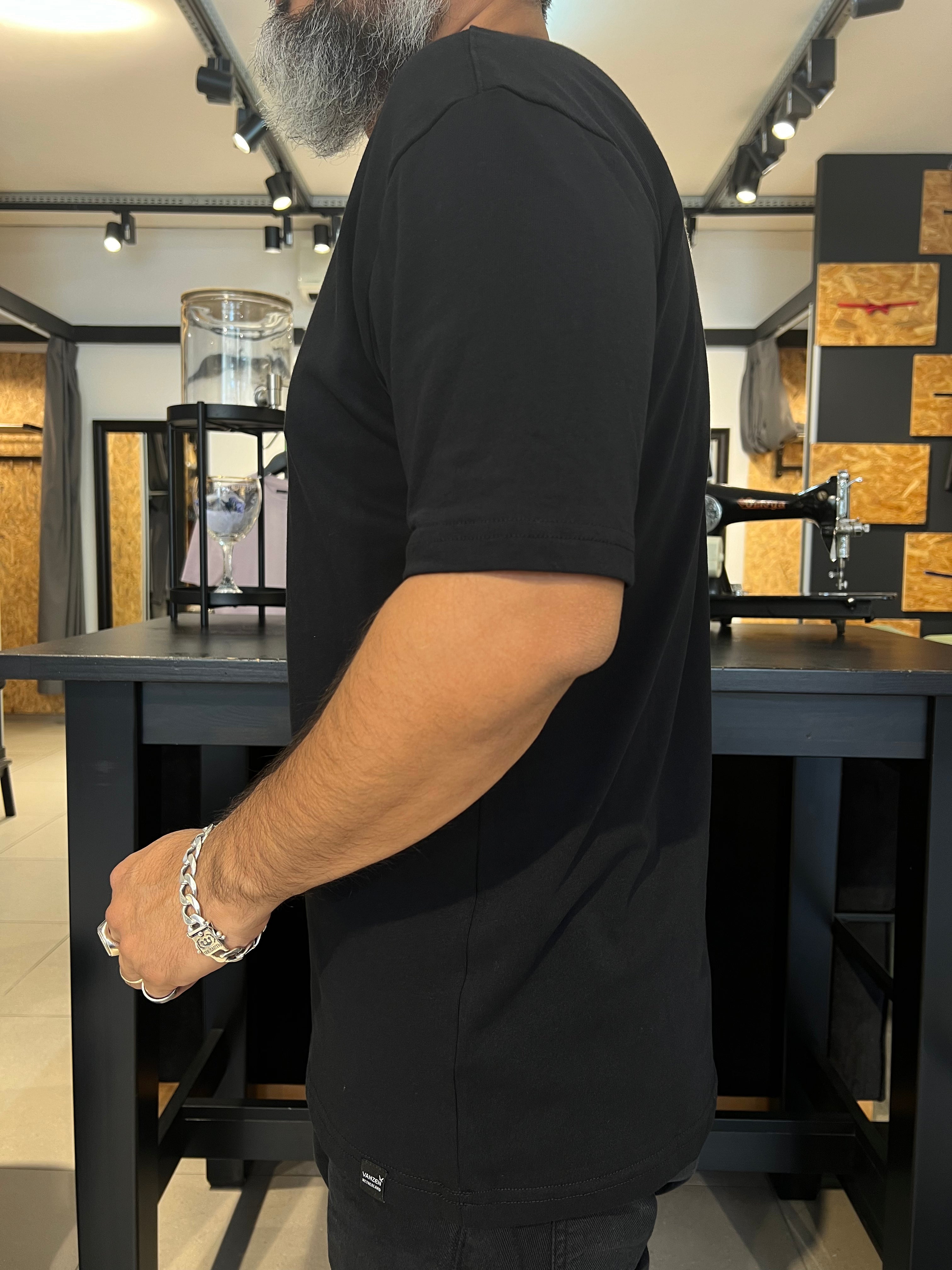 1141 - ואנזן - בייסיק אוברסייז בצבע שחור