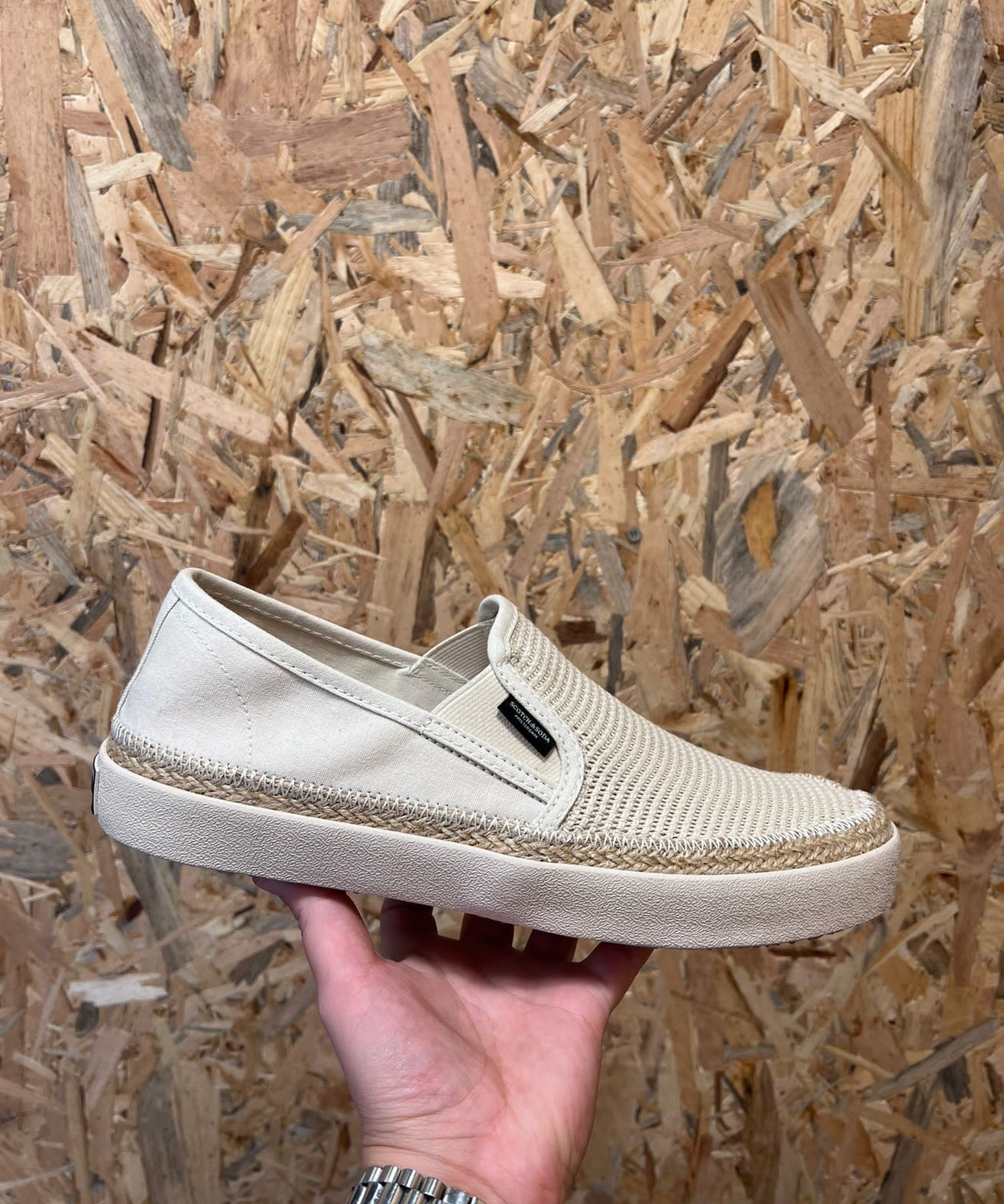 סקוץ’ אנד סודה –  סניקרס נמוכות Izomi M 11C L55 Linnen