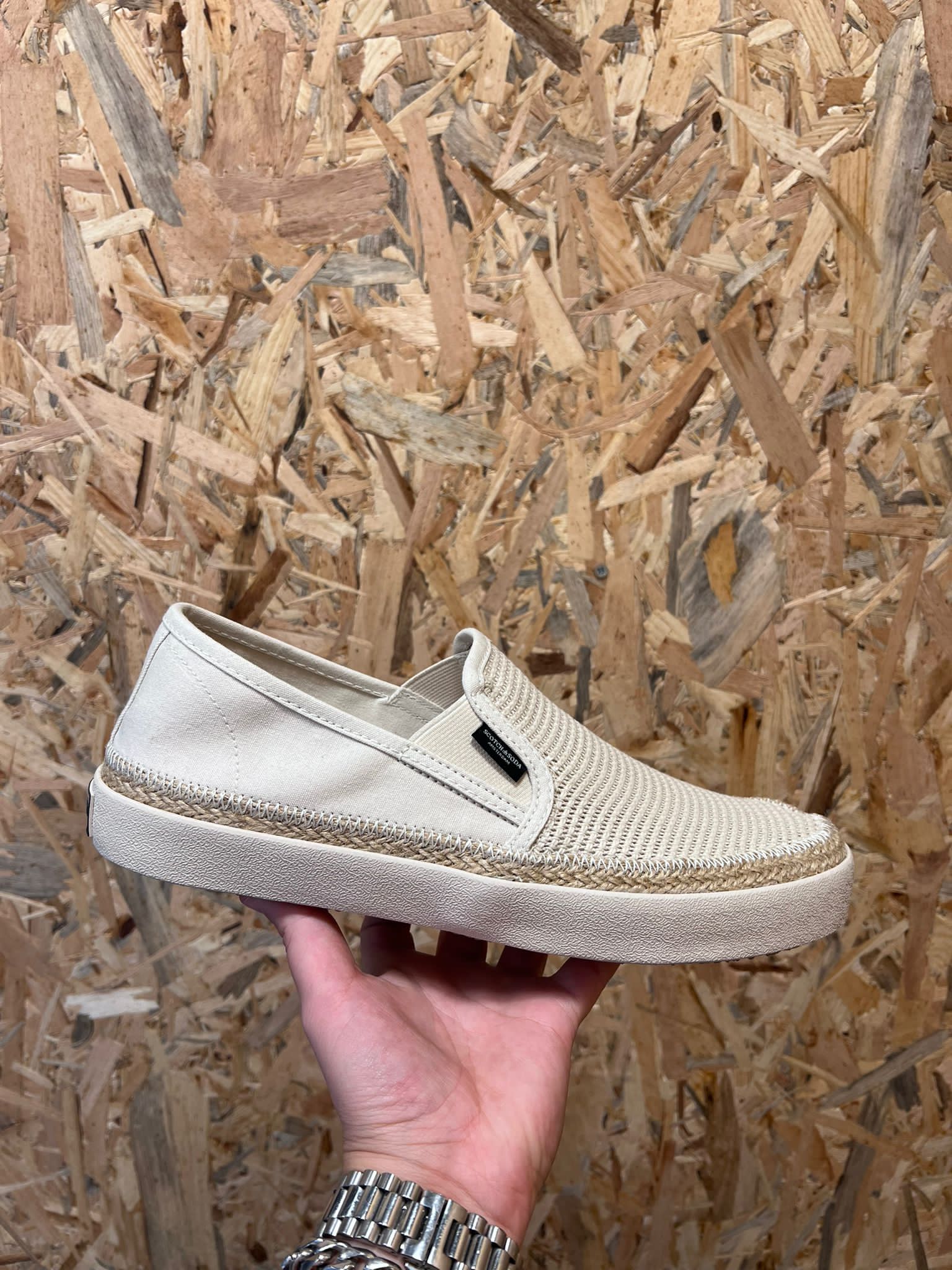 סקוץ’ אנד סודה –  סניקרס נמוכות Izomi M 11C L55 Linnen