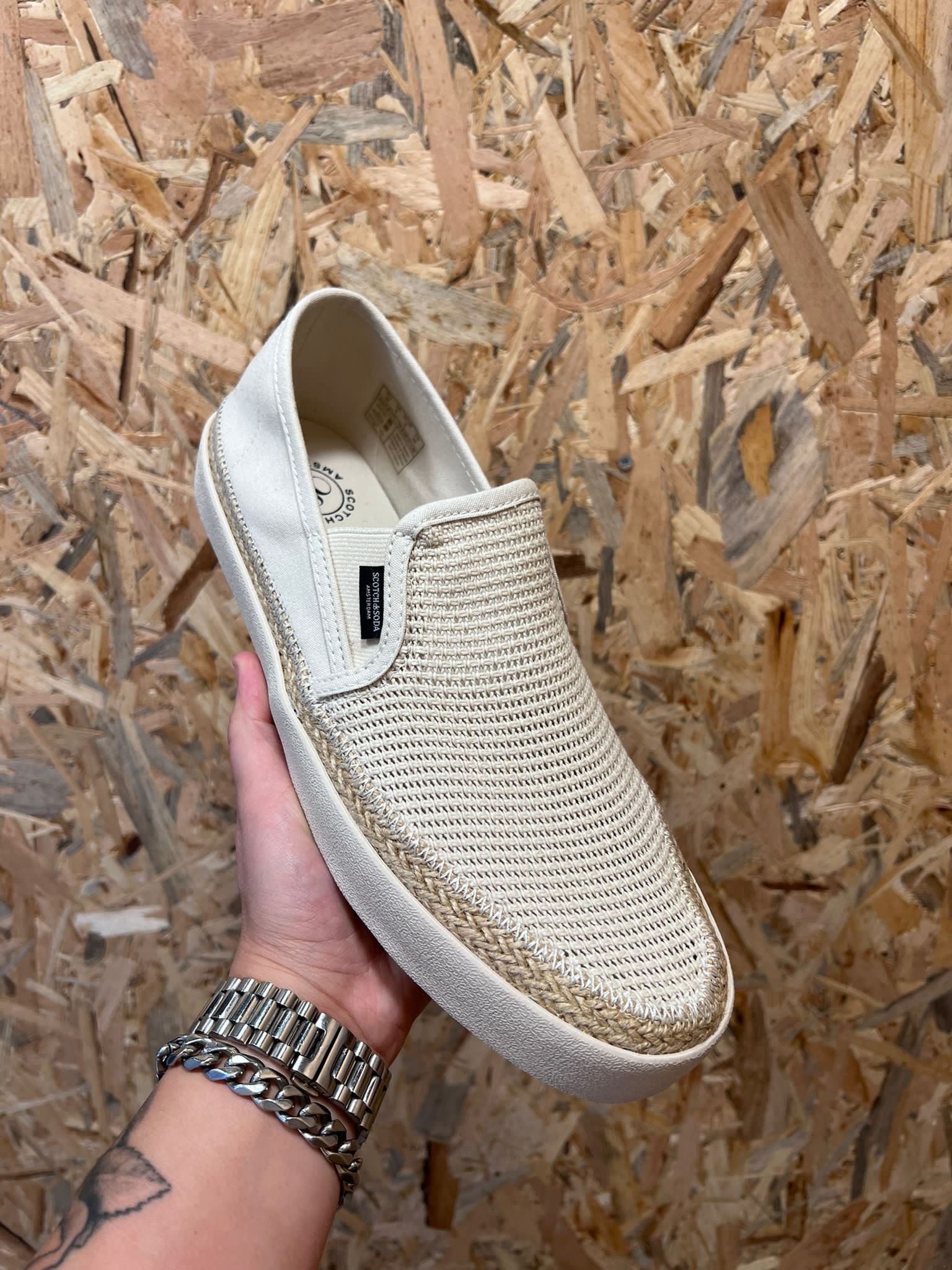 סקוץ’ אנד סודה –  סניקרס נמוכות Izomi M 11C L55 Linnen