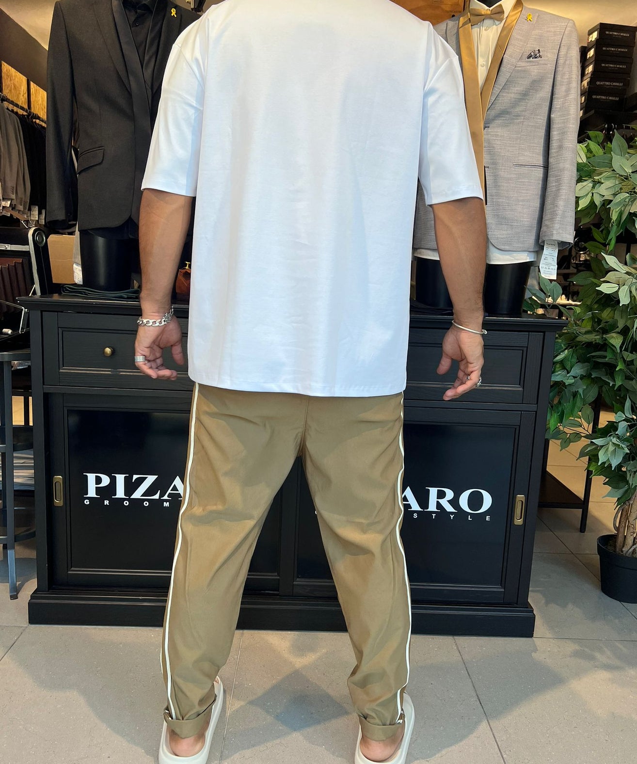 7083 04 - דה לוקה מכנס ״דייגים״ עם פס - בצבע חרדל