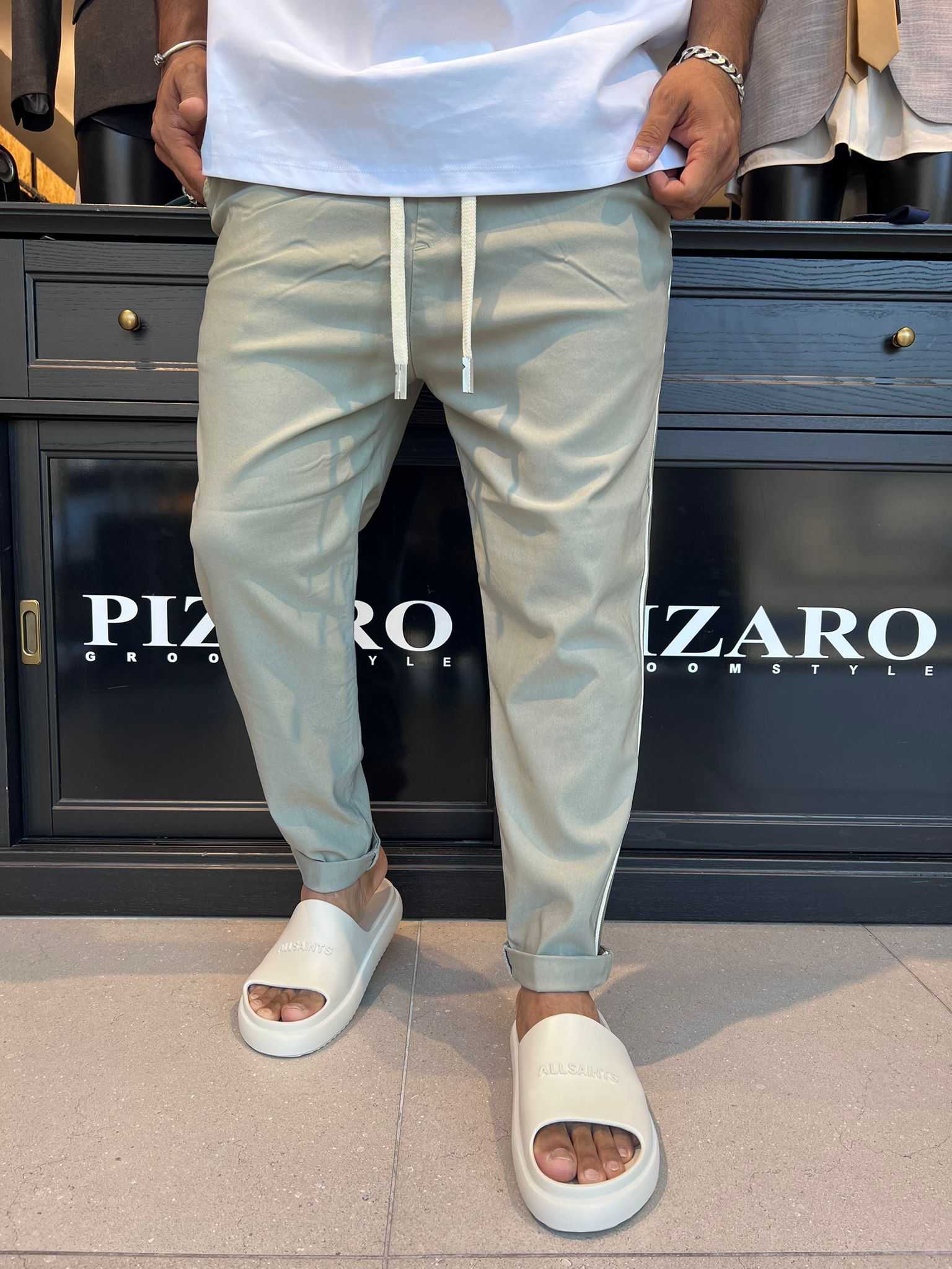 7083 03 - דה לוקה מכנס ״דייגים״ עם פס - בצבע ירוק פסטל