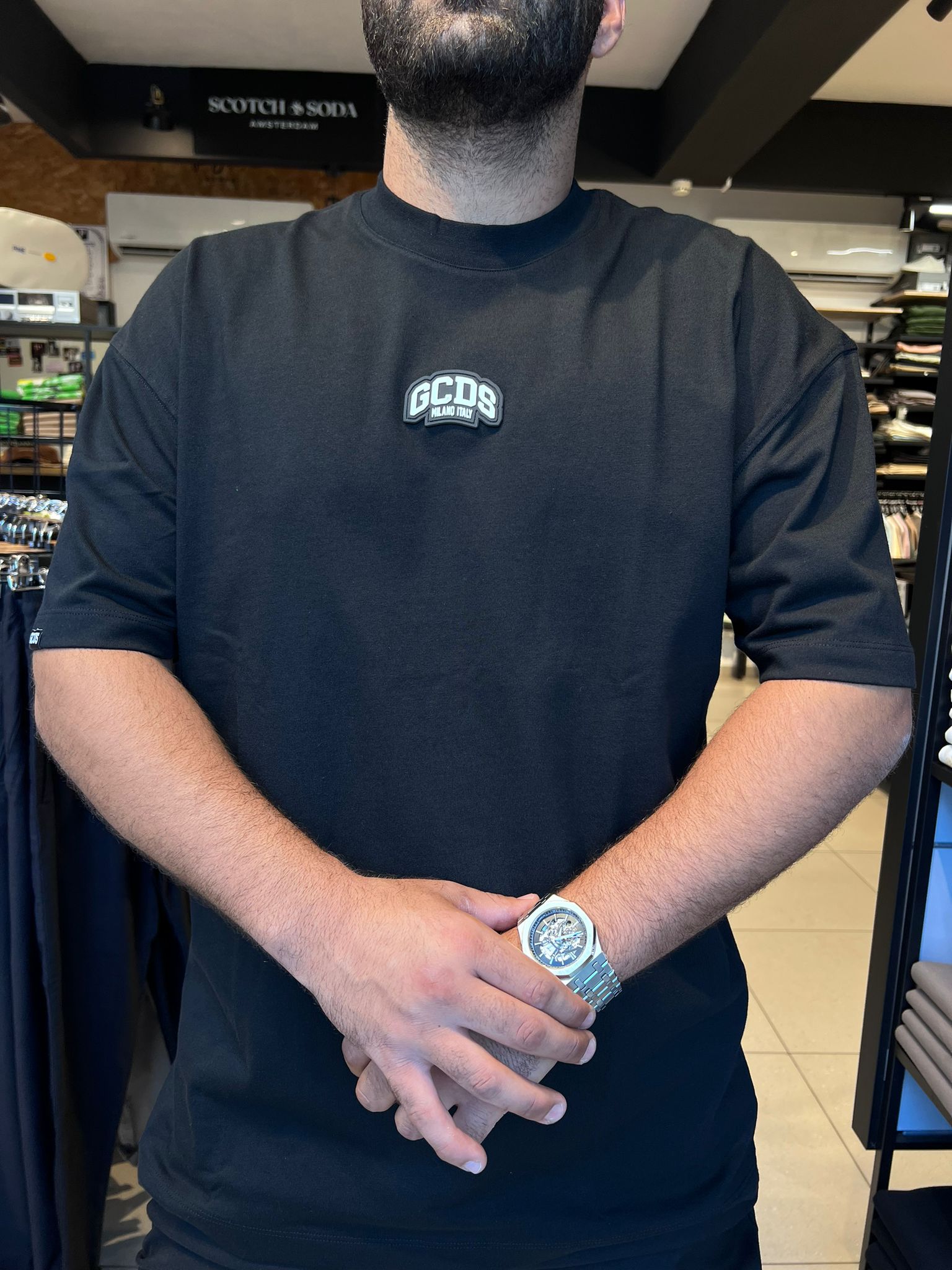 GCDS - חולצה טי MEN OVERSIZE T-SHIRT BLACK 242MT03-001