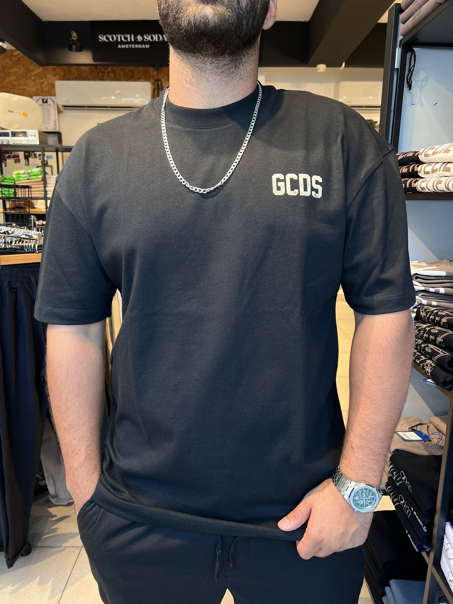 GCDS - חולצה טי MEN OVERSIZE T-SHIRT BLACK 242MT05-001