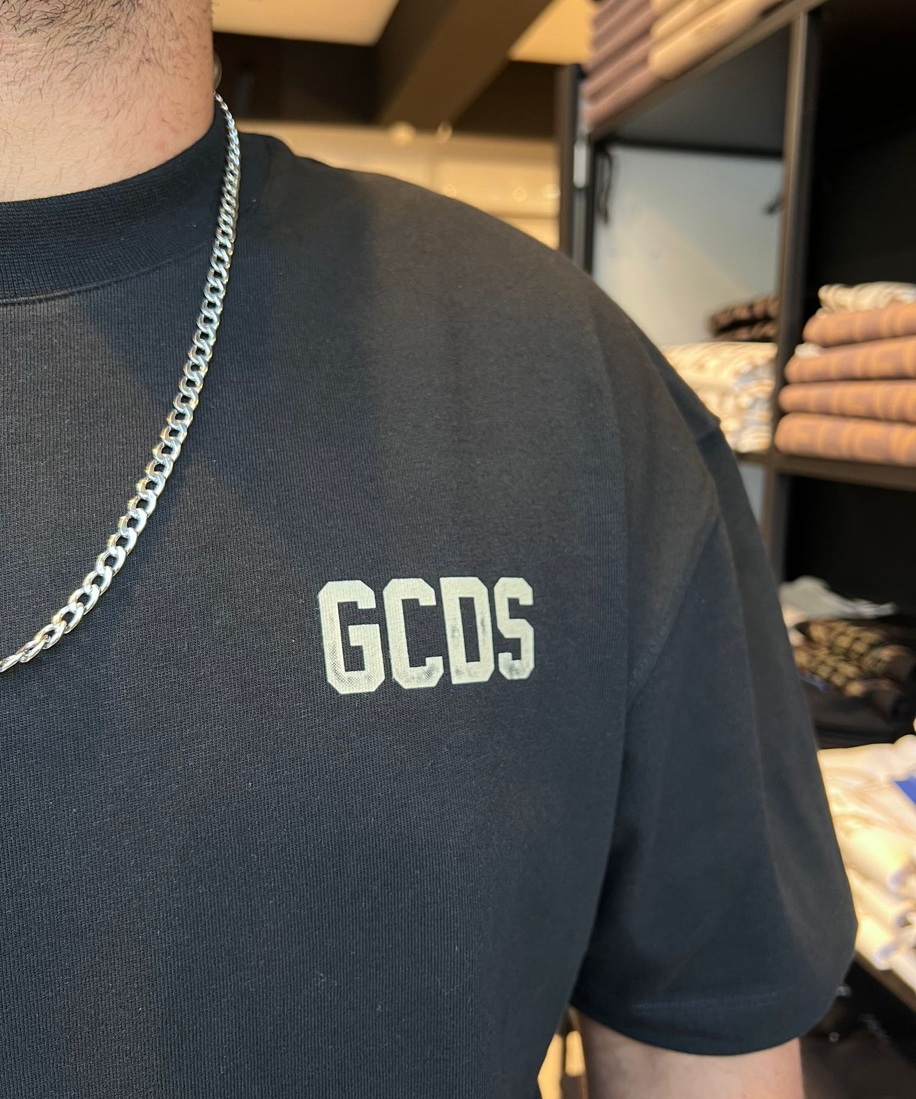 GCDS - חולצה טי MEN OVERSIZE T-SHIRT BLACK 242MT05-001