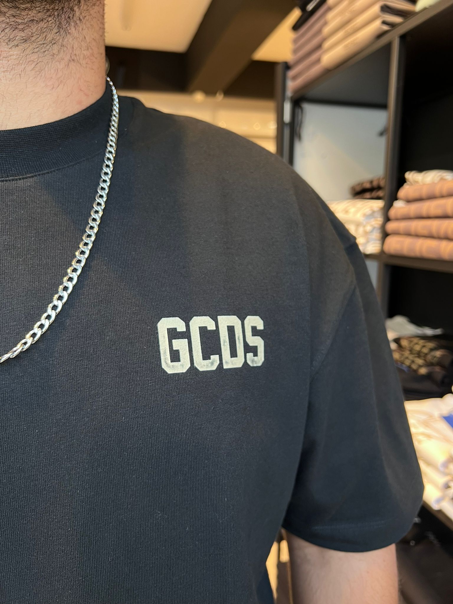 GCDS - חולצה טי MEN OVERSIZE T-SHIRT BLACK 242MT05-001