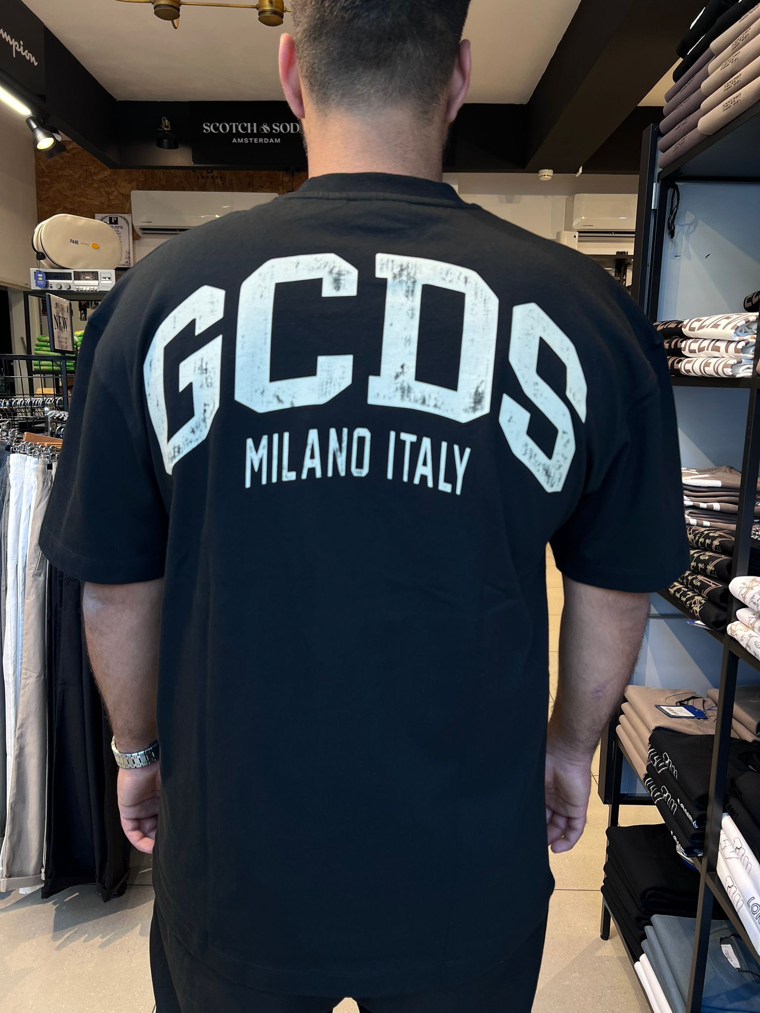 GCDS - חולצה טי MEN OVERSIZE T-SHIRT BLACK 242MT05-001