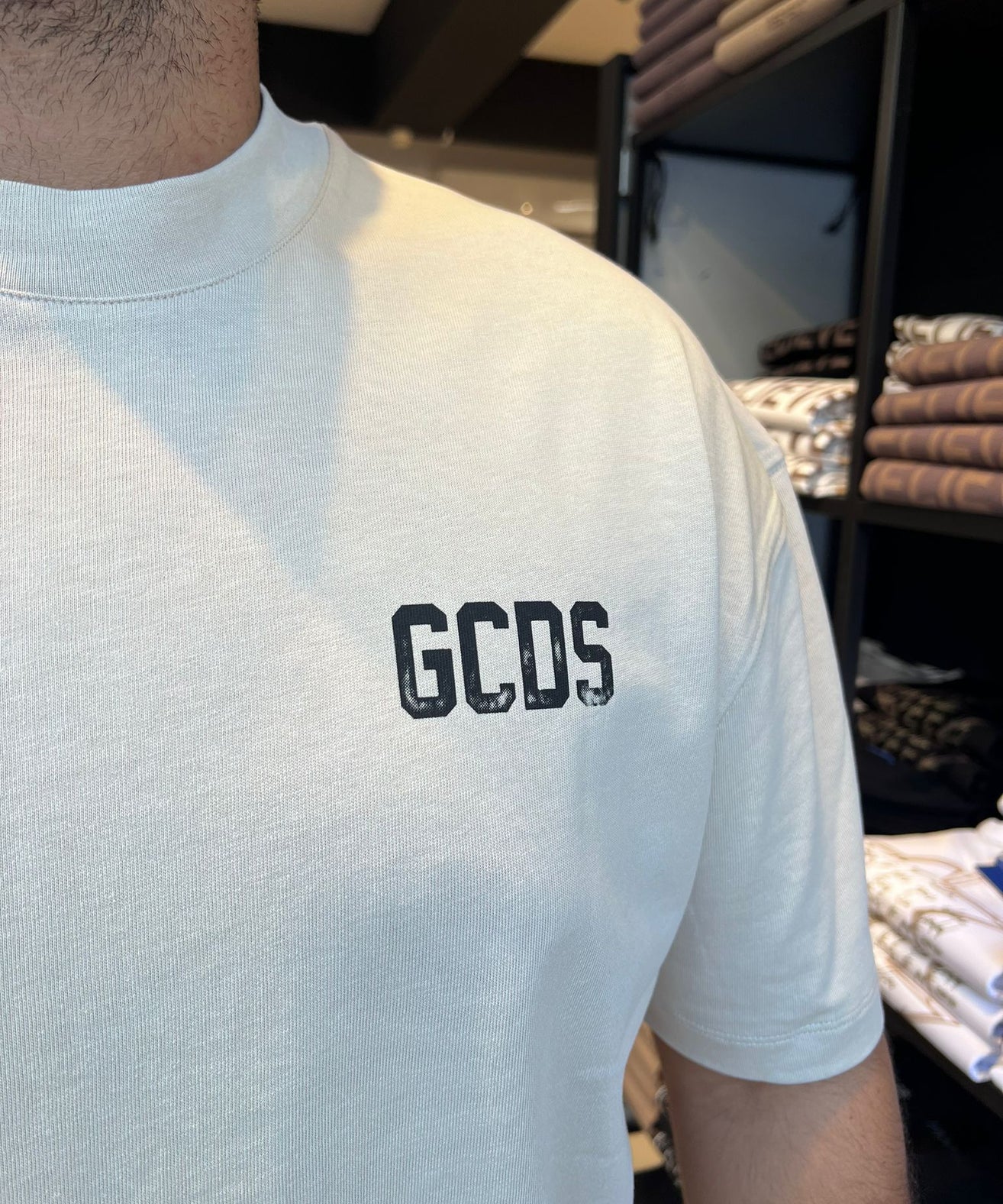GCDS - חולצה טי MEN OVERSIZE T-SHIRT BLEACHED SAND  242MT05-013