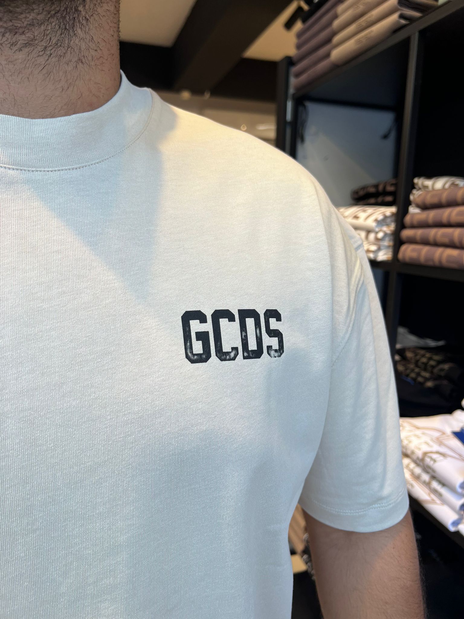 GCDS - חולצה טי MEN OVERSIZE T-SHIRT BLEACHED SAND  242MT05-013