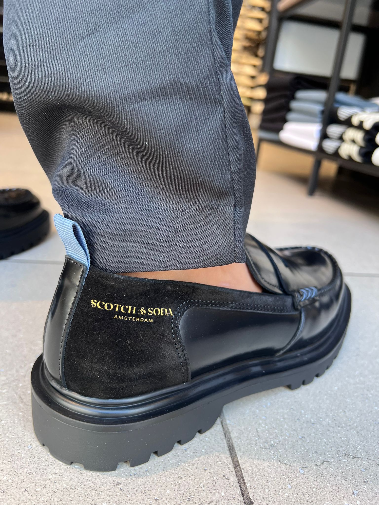 סקוץ’ אנד סודה - נעלי מוקסין Style Loafer  Black A00