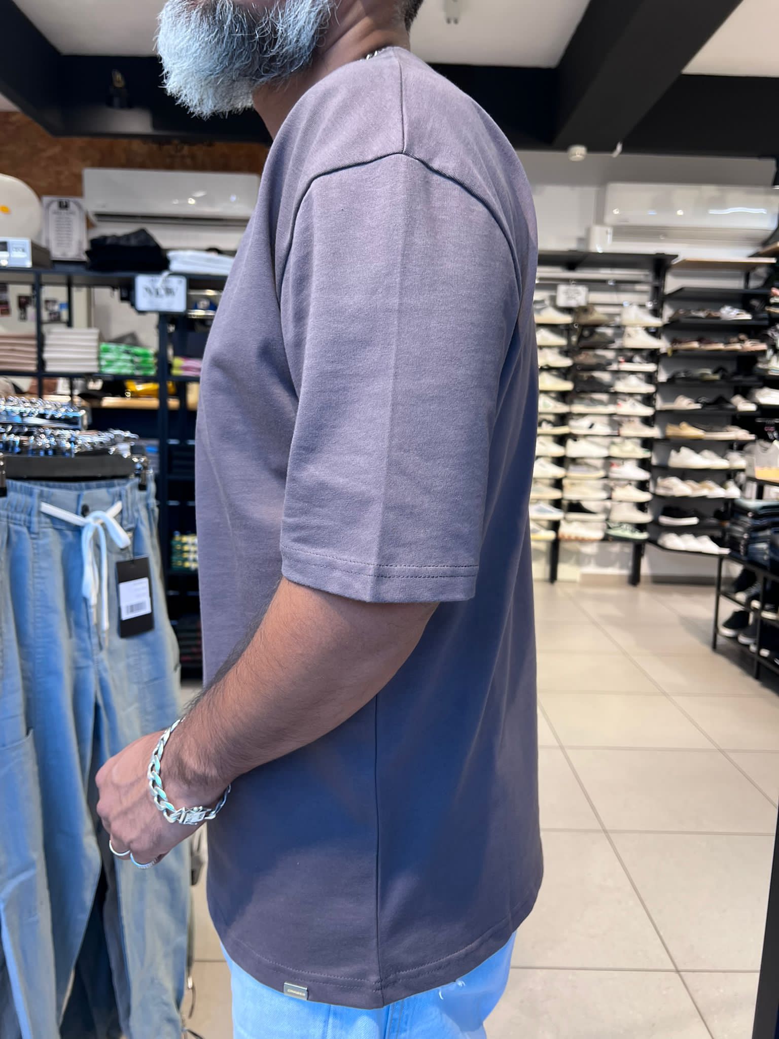 B2 52475 - קרייזר - אוברסייז שרוול קצר בצבע סגול