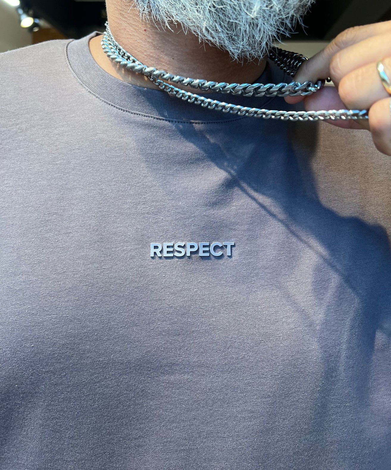 B2 52475 - קרייזר - אוברסייז שרוול קצר בצבע סגול