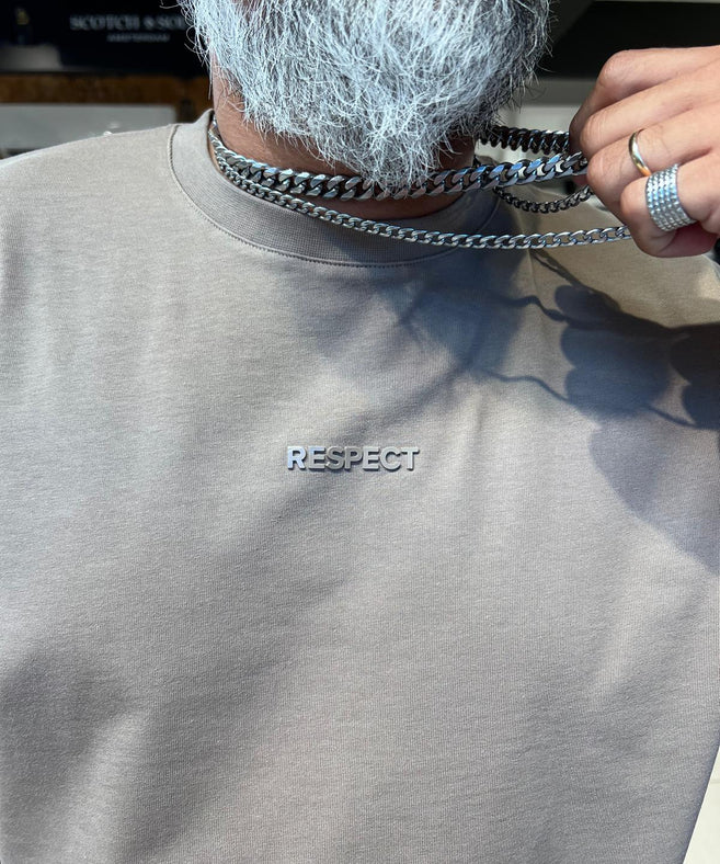 B2 52475 - קרייזר - אוברסייז שרוול קצר בצבע מוקה