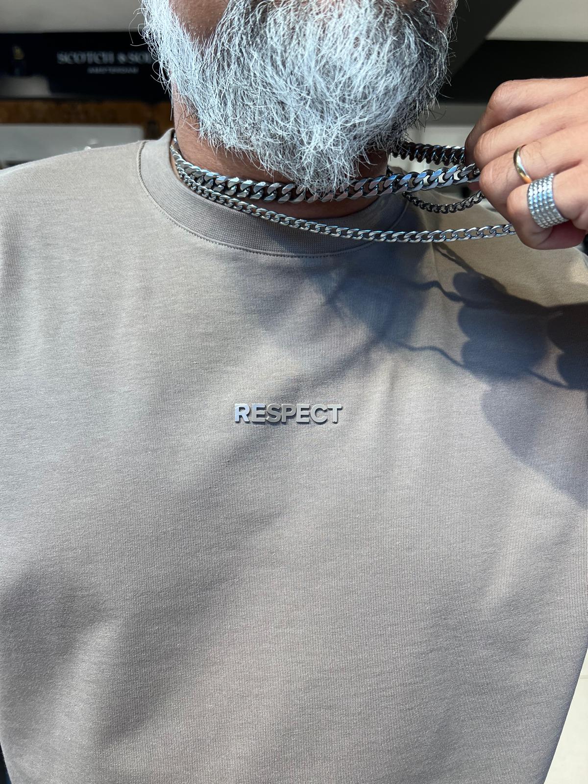 B2 52475 - קרייזר - אוברסייז שרוול קצר בצבע מוקה