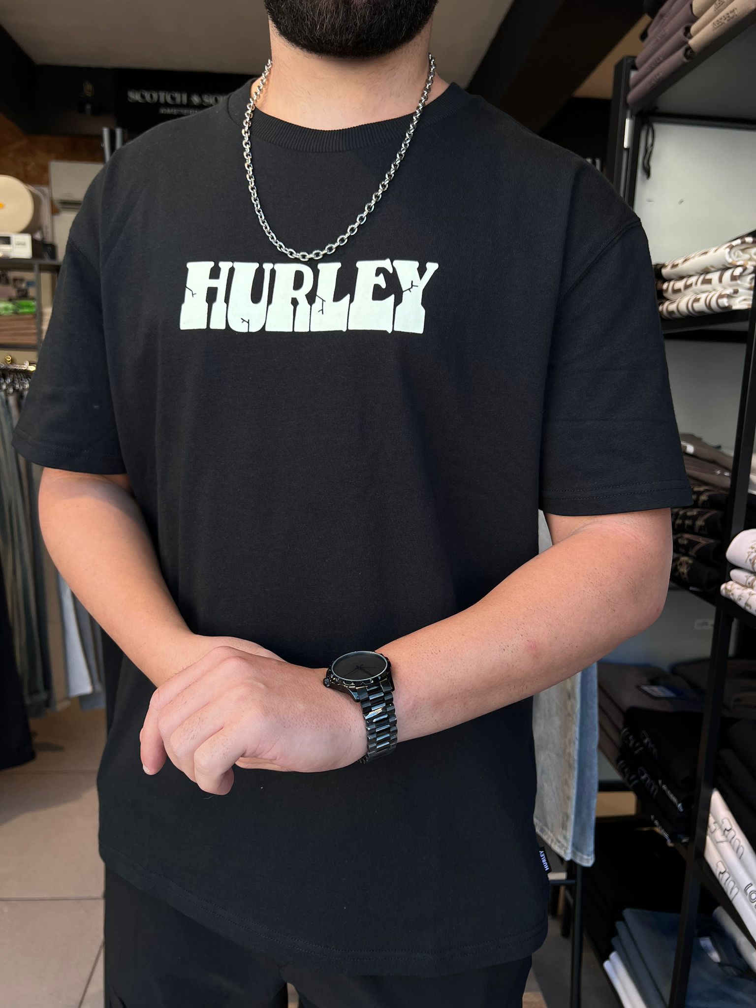 הארלי - חולצה טי שרוול קצר בשחור SAU24WORBLT WORM TEE