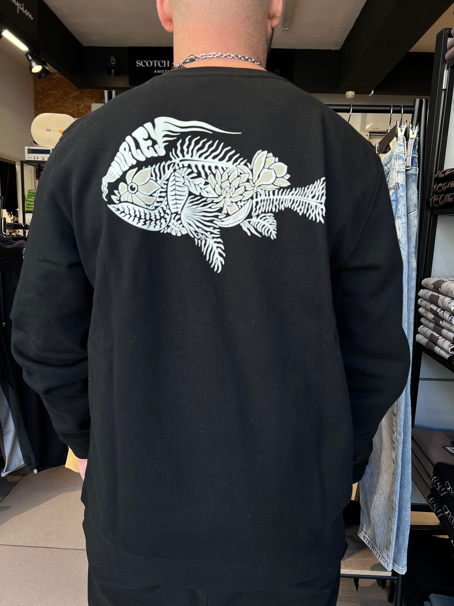 הארלי - פוטר שרוול ארוך שחור H010 MFT0012360 / FLOWER FISH FLEECE CREW