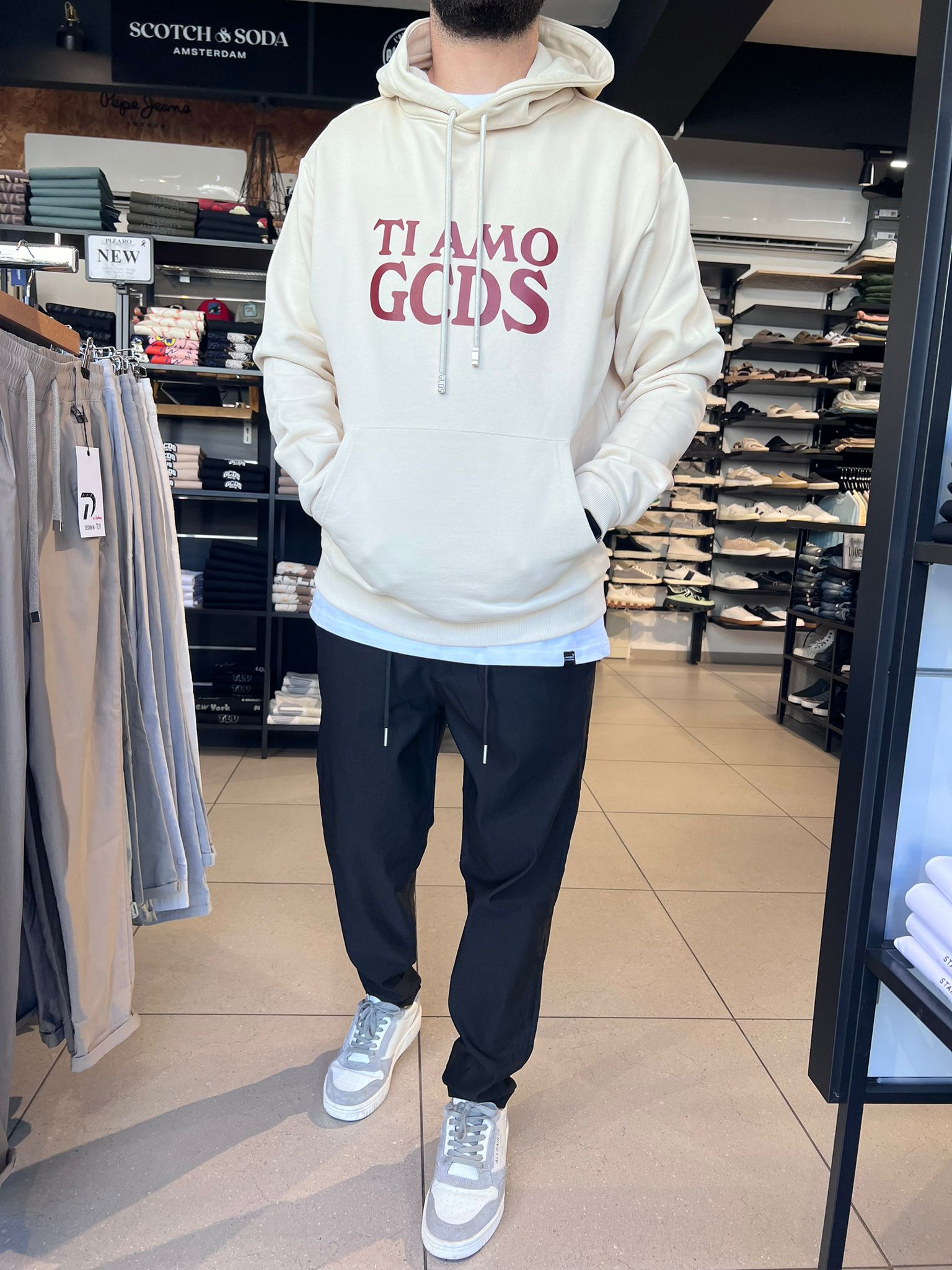 GCDS - קפוצ'יון TI AMO GCDS HOODIE   A2CM1910JG5 שמנת