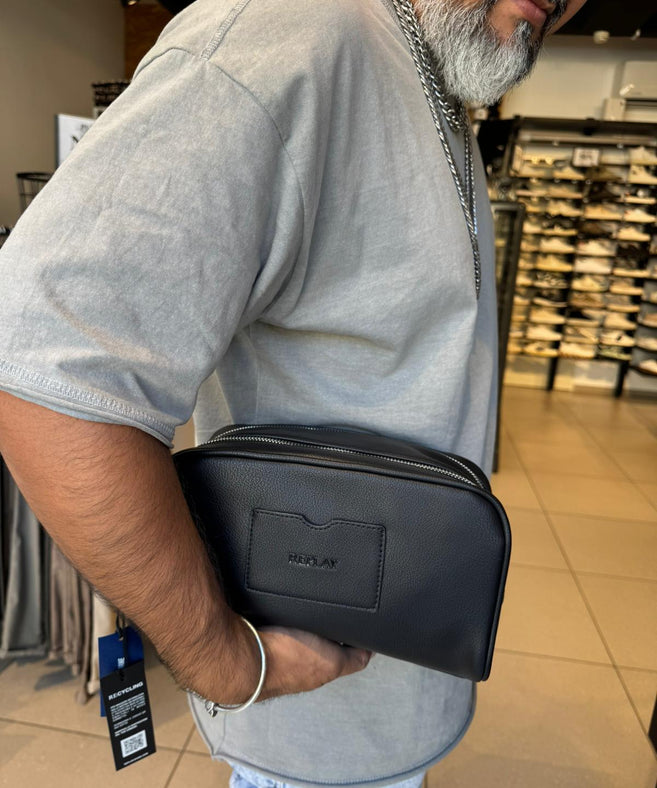 ריפליי - תיק יד דמוי עור שחור FM5316 UNIC-REPLAY