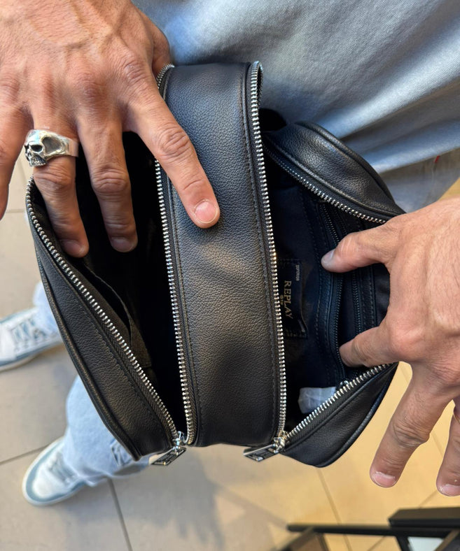 ריפליי - תיק יד דמוי עור שחור FM5316 UNIC-REPLAY