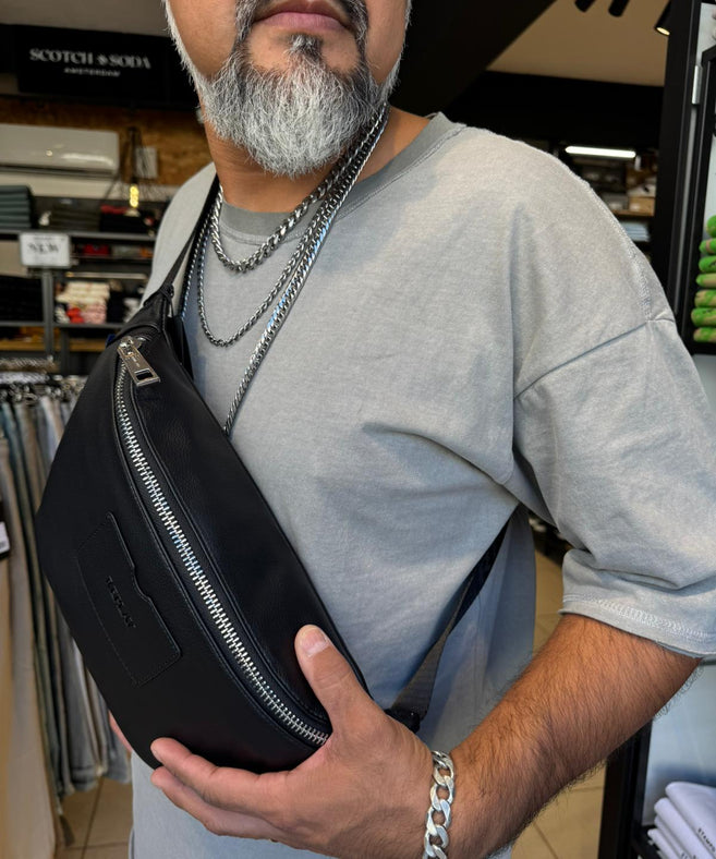 ריפליי - פאוץ דמוי עור שחור FM3686 UNIC-REPLAY