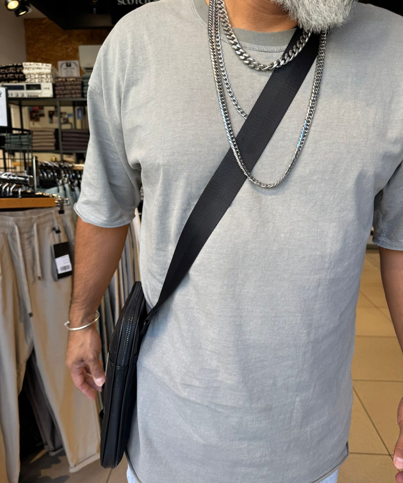 ריפליי - תיק צד דמוי עור שחור FM3696 UNIC-REPLAY