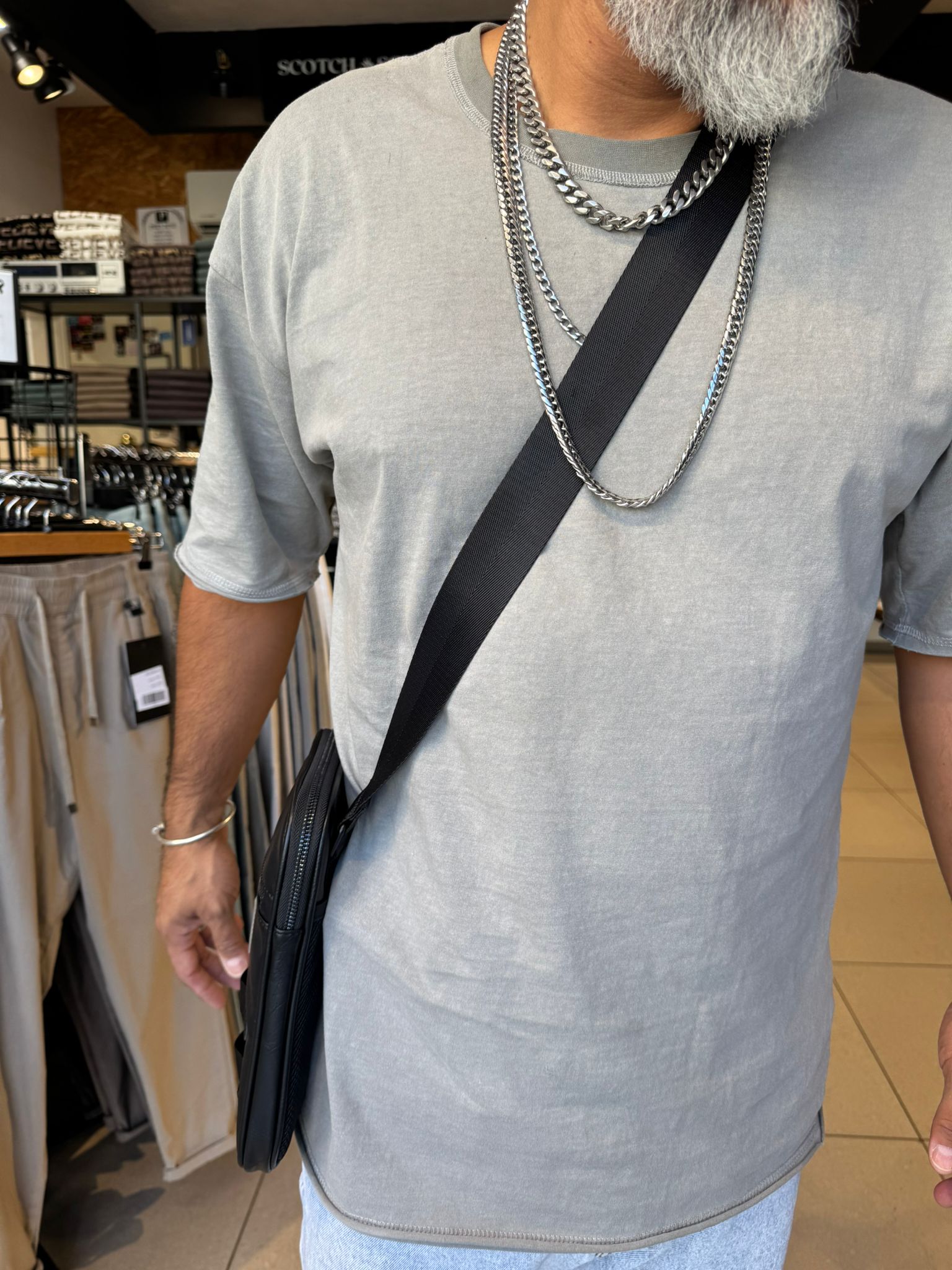 ריפליי - תיק צד דמוי עור שחור FM3696 UNIC-REPLAY