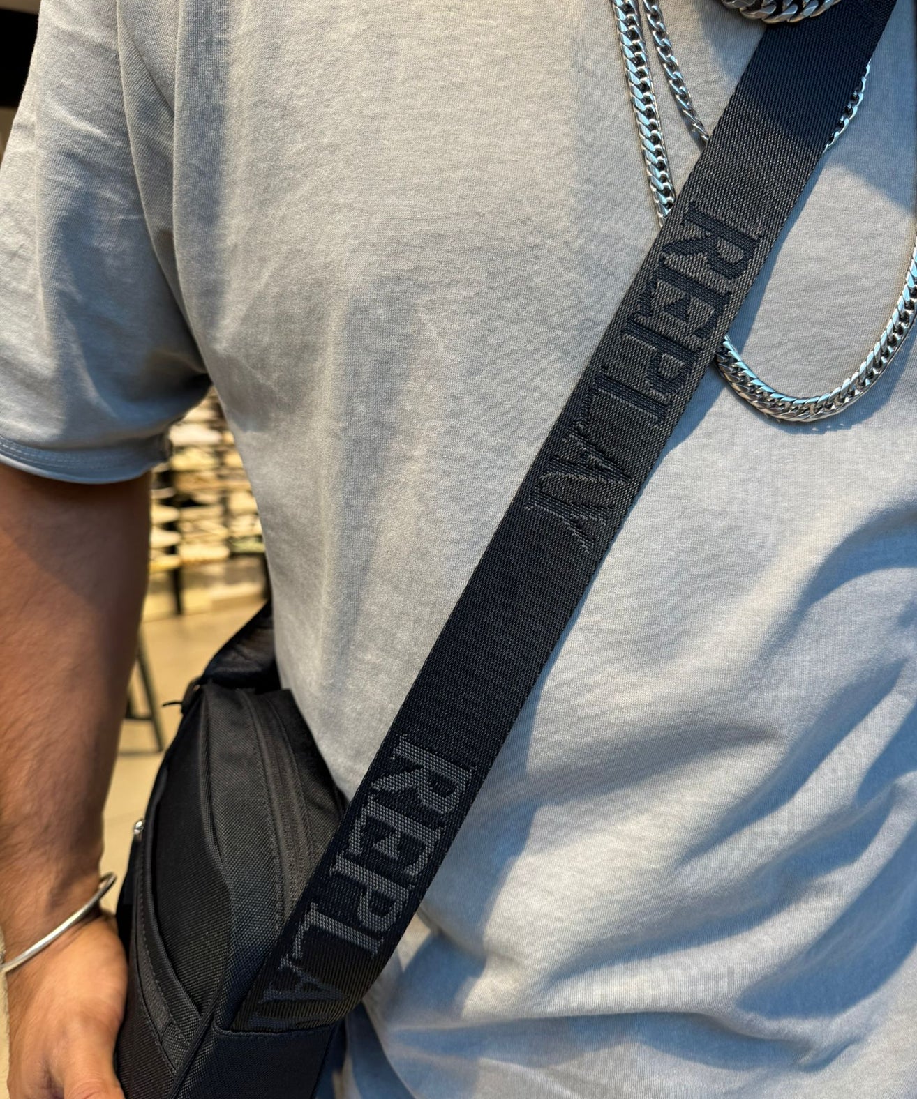 ריפליי - תיק צד מבד רשת שחור FM3633 UNIC-REPLAY