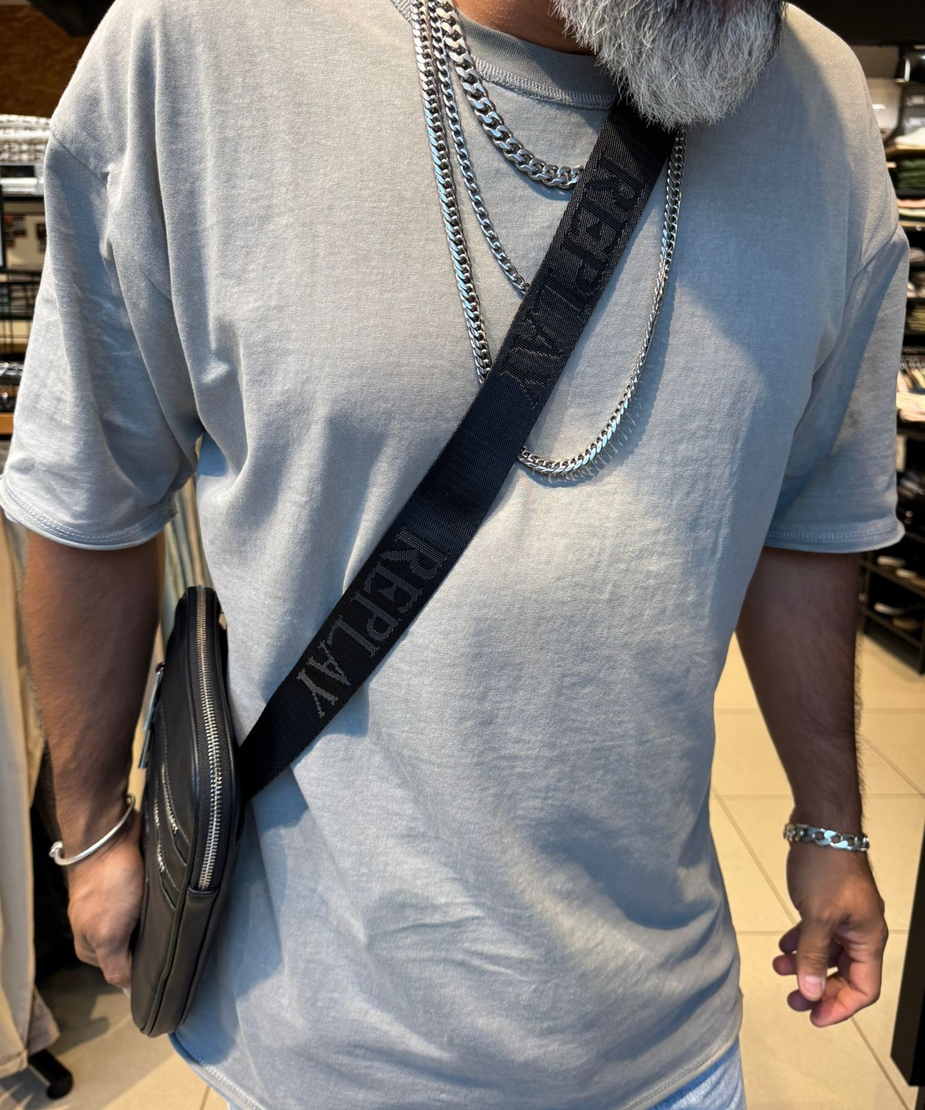 ריפליי - תיק צד דמוי עור שחור FM3687 UNIC-REPLAY