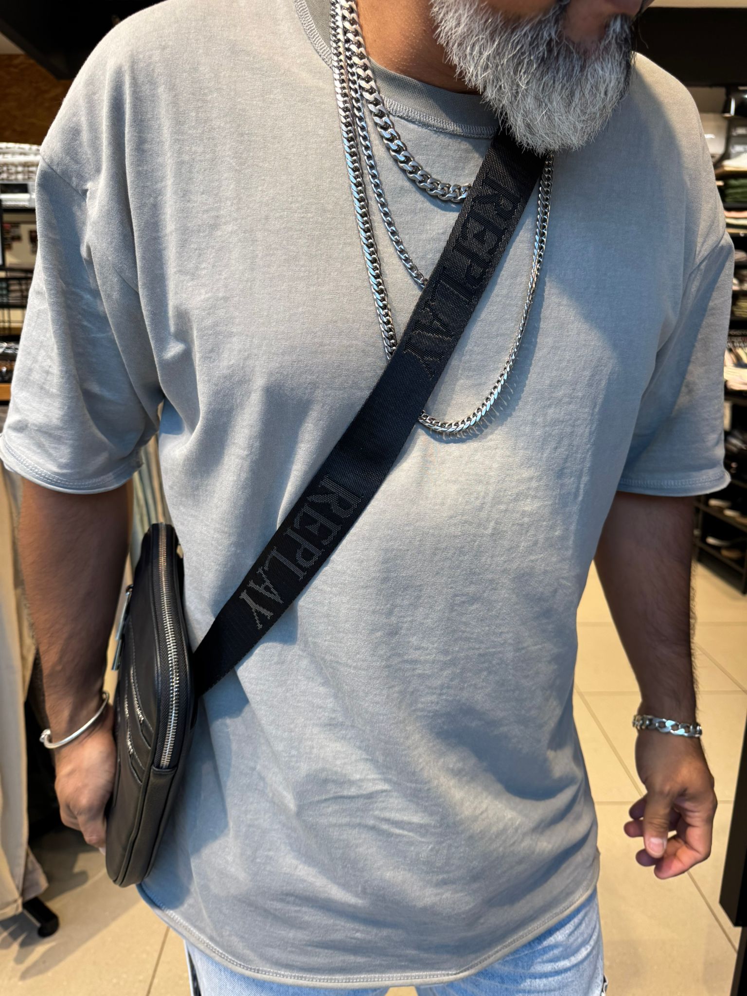 ריפליי - תיק צד דמוי עור שחור FM3687 UNIC-REPLAY