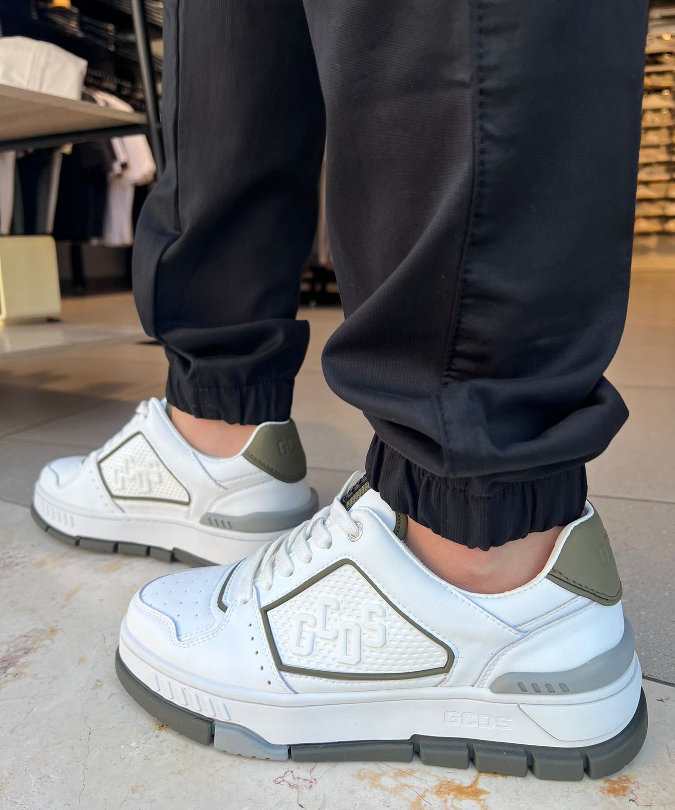 GCDS - סניקרס GC242MF06 103 WHITE/GREEN MEN SHOES LEATHER