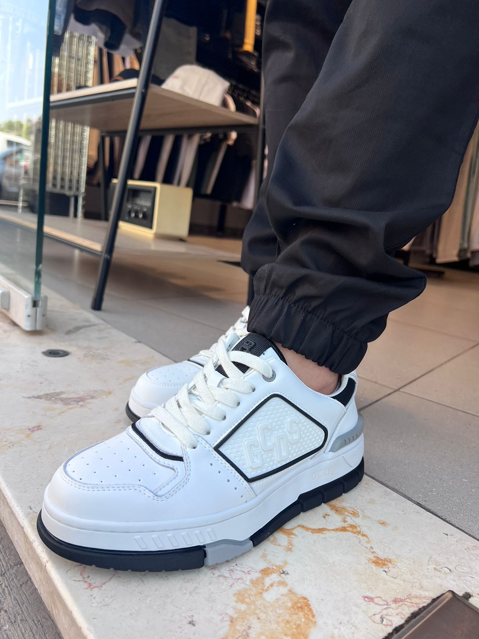 GCDS - סניקרס GC242MF06 101 WHITE/BLACK MEN SHOES LEATHER