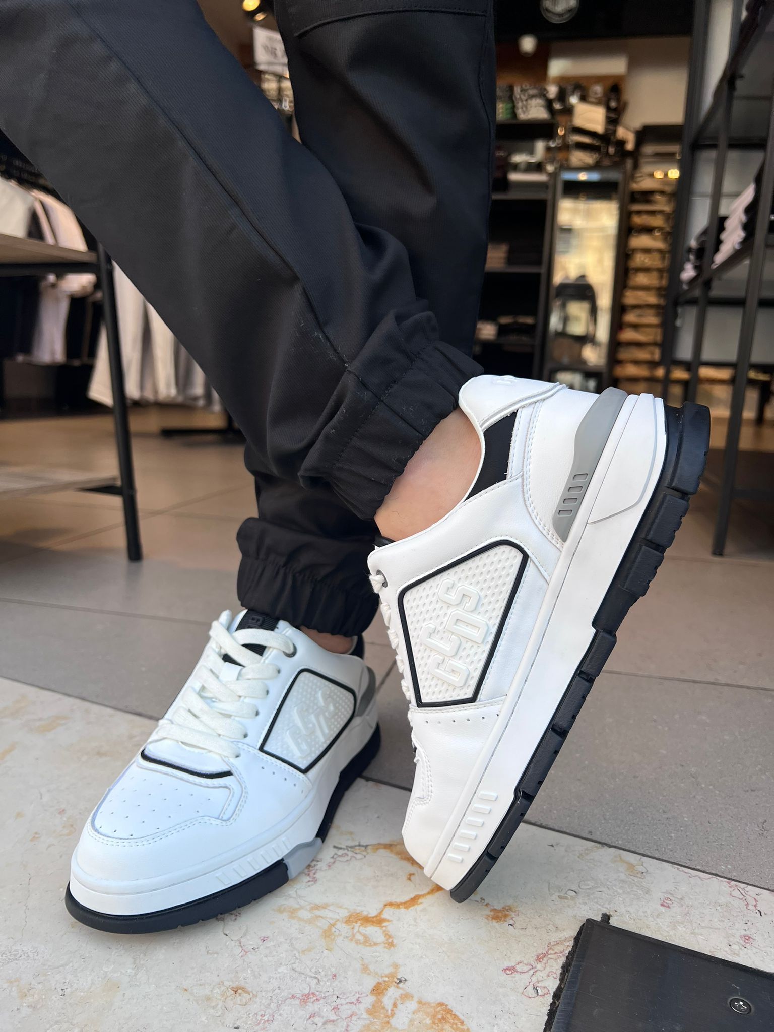 GCDS - סניקרס GC242MF06 101 WHITE/BLACK MEN SHOES LEATHER