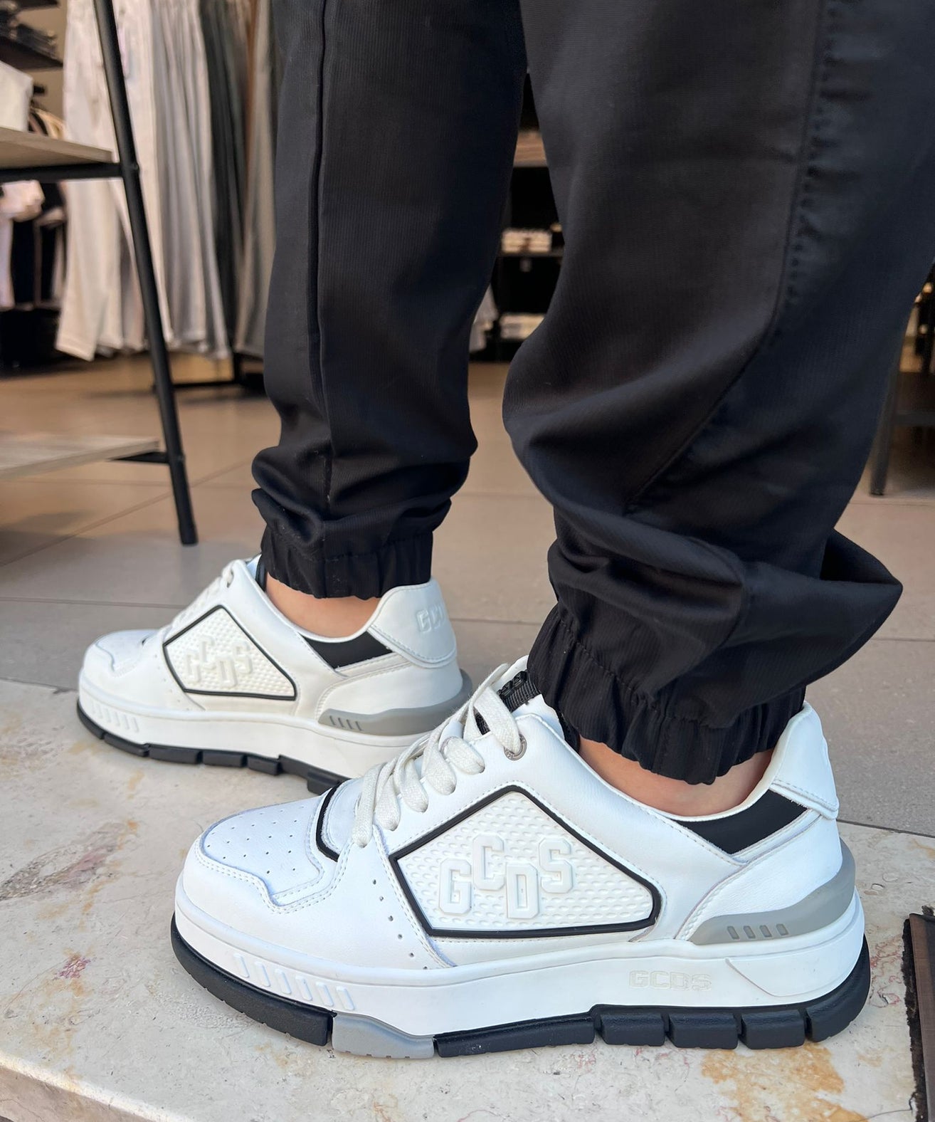 GCDS - סניקרס GC242MF06 101 WHITE/BLACK MEN SHOES LEATHER