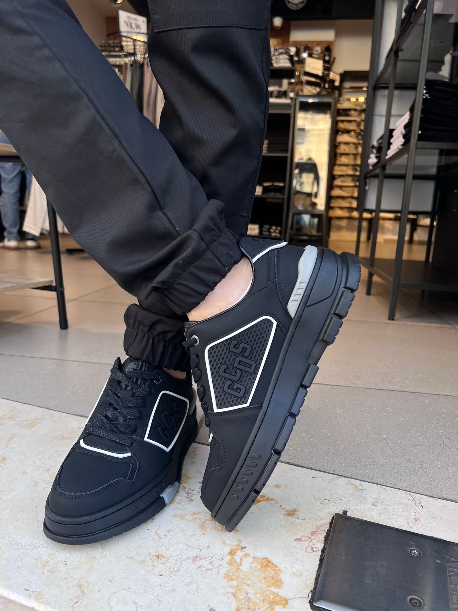 GCDS - סניקרס GC242MF06 001 BLACK MEN SHOES LEATHER