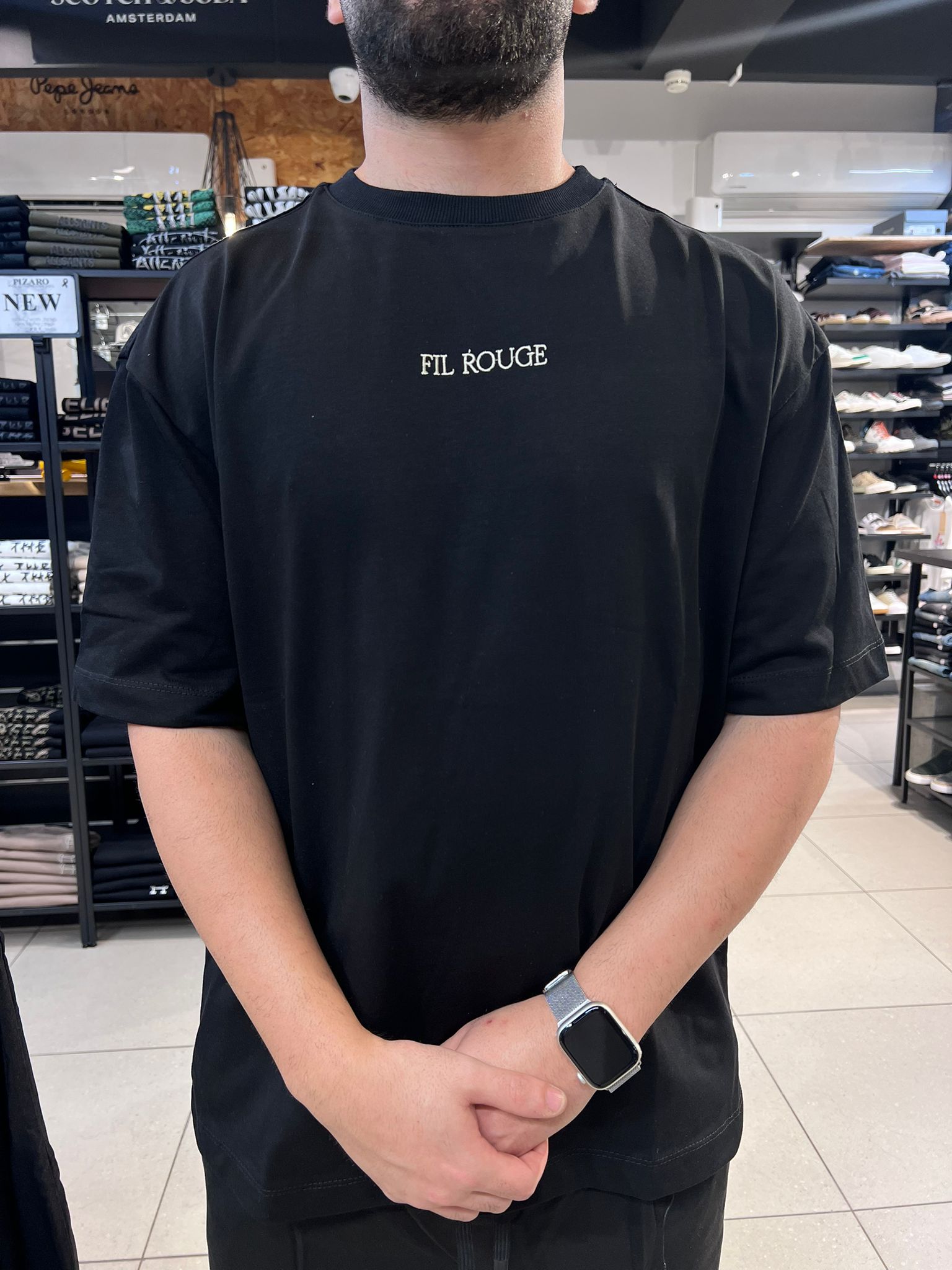 פיל רוג' - חולצה טי שרוול קצר בצבע שחור T-SHIRT 02