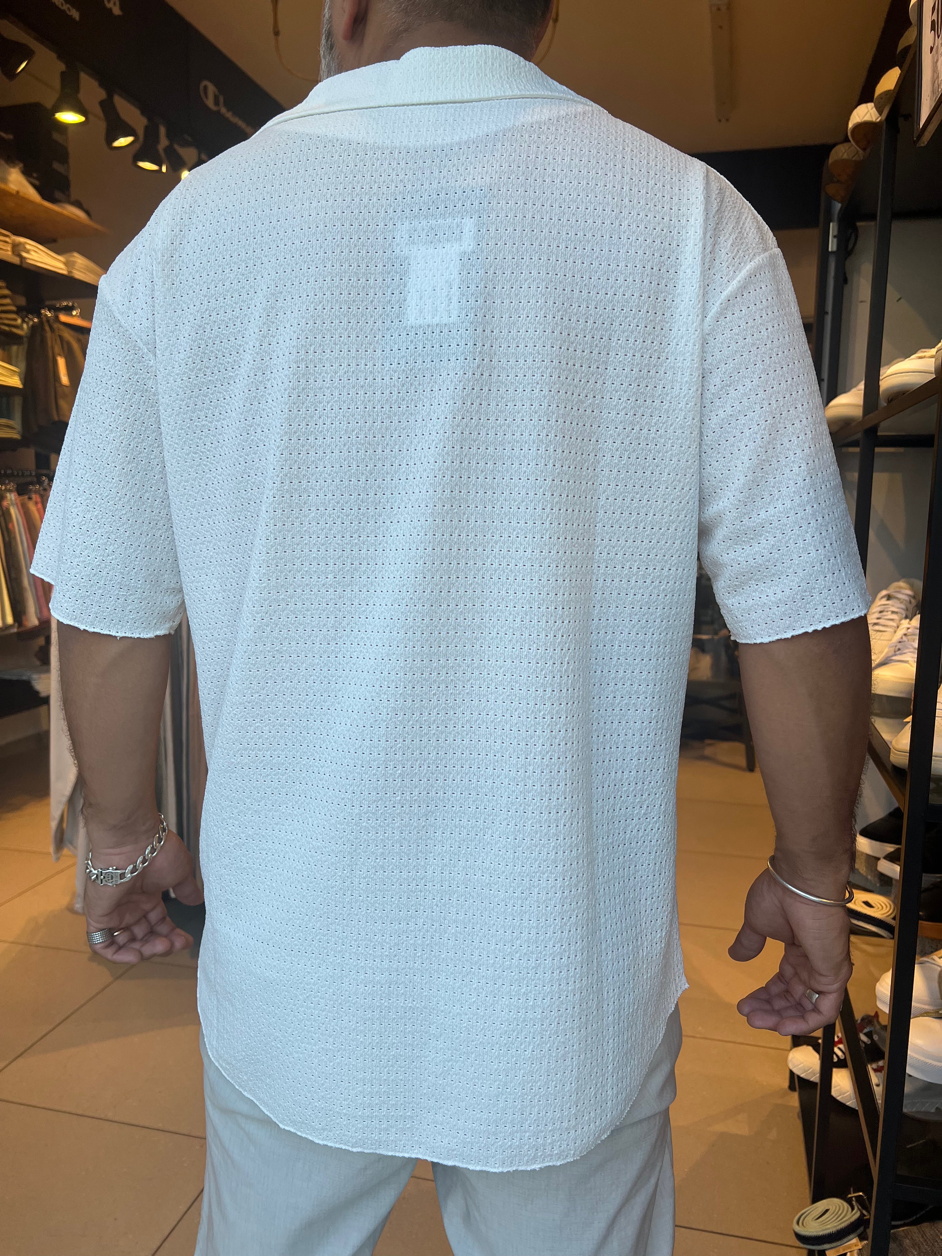 דה לוקה - מכופתרת מבד רשת בצבע לבן 707304