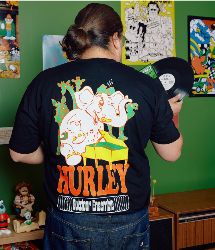 הארלי - חולצה טי שרוול קצר בשחור SAU24OUTLK OUTDOOR ENSEMBLE TEE